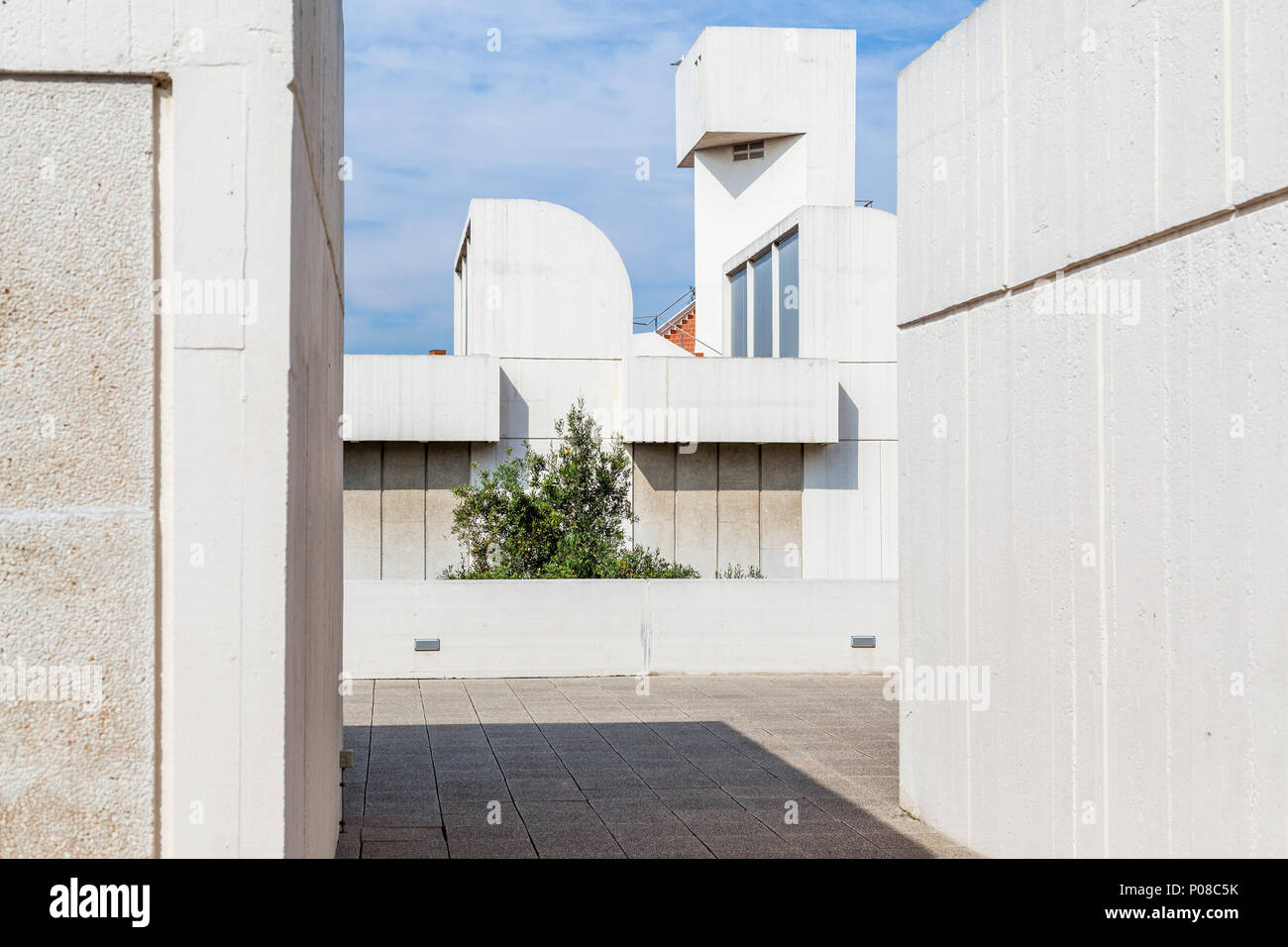 La Fondation Joan Miro, Miro Fundacio, extérieur bâtiment conçu par Josep Lluis Sert dans le parc de Montjuic de Barcelone. Banque D'Images