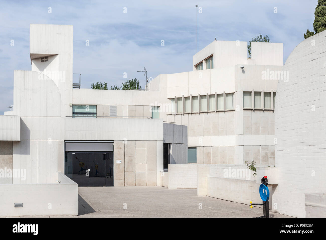 La Fondation Joan Miro, Miro Fundacio, extérieur bâtiment conçu par Josep Lluis Sert dans le parc de Montjuic de Barcelone. Banque D'Images