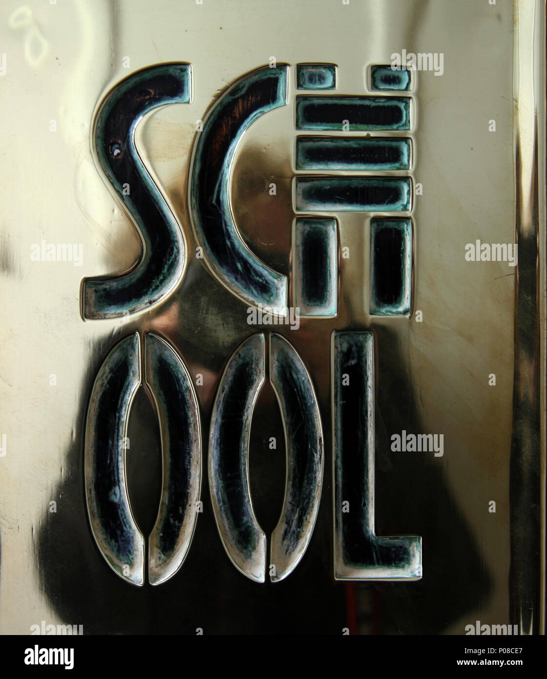 Photo détaillée de l'entrée dans la plaque de cuivre à la Glasgow School of Art Building, rue Renfrew, conçu par l'architecte Charles Rennie Mackintosh. Banque D'Images