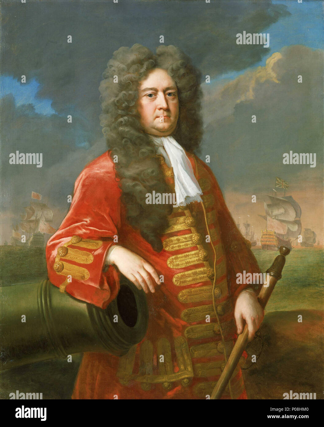 . Anglais : l'amiral Sir George Rooke, ch. 1650-1709 Un trois-quart portrait en pied à droite de l'amiral Sir George Rooke, amiral de la flotte. Il porte un manteau en tissu rouge tressé avec des manches larges, gris-brun des perruque et un cou blanc-chiffon. Son bras droit repose sur la bouche d'un canon et il est titulaire d'un télescope dans sa main gauche. Derrière lui à droite et à gauche, est une représentation de la bataille de Malaga, 1704. Le navire amiral de l'amiral Rooke, le 'Royal Katharine' avec le drapeau de l'Union à la main, est vu à Port-trimestre vue, l'engagement de la 'Foudroyant', qui a été le drapeau Banque D'Images