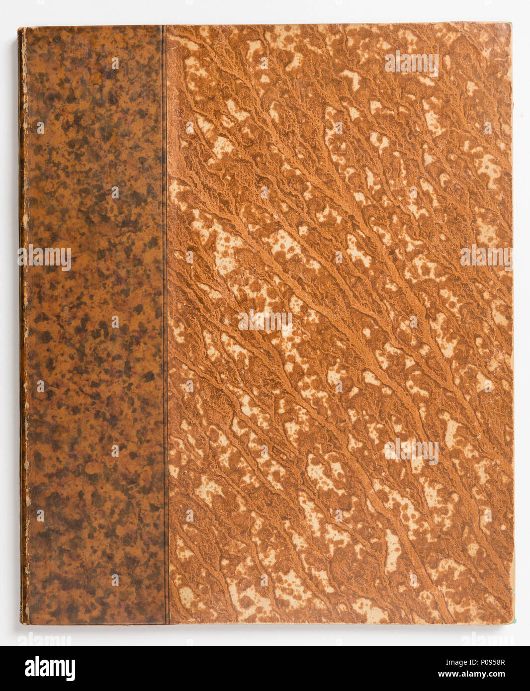 . Anglais : Série de 6 chiffres à partir de l'épisode du jugement de Paris. Les trois candidats à Paris' apple, Junon, Minerve et Vénus, sont chacun accompagnés d'un attribut d'identification. Également inclus dans la série sont paris, mercure et un dieu de la rivière. Deux impressions de ces derniers sont inclus. Les chiffres sont mis à l'intérieur d'un médaillon sur un champ sombre (sur fond noir) décorées avec des grotesques, parfois liées à la figure centrale. . Album : anglais, Suite de 7 Dessins d'ornement de l'arrêt de Paris, ca. 1690 . vers 1690 276 Album, Suite de 7 Dessins d'ornement de l'arrêt Banque D'Images