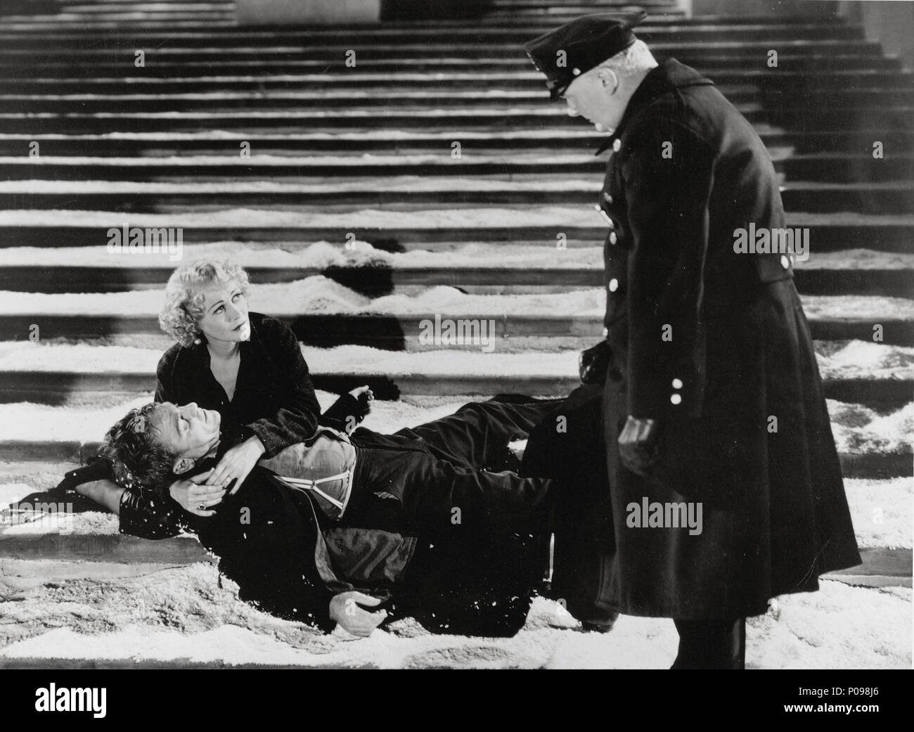 Film Original Titre : LES ANNÉES FOLLES. Titre en anglais : LES ANNÉES FOLLES. Film Réalisateur : RAOUL WALSH. Année : 1939. WARNER BROS/crédit : premier album / NATIONAL Banque D'Images