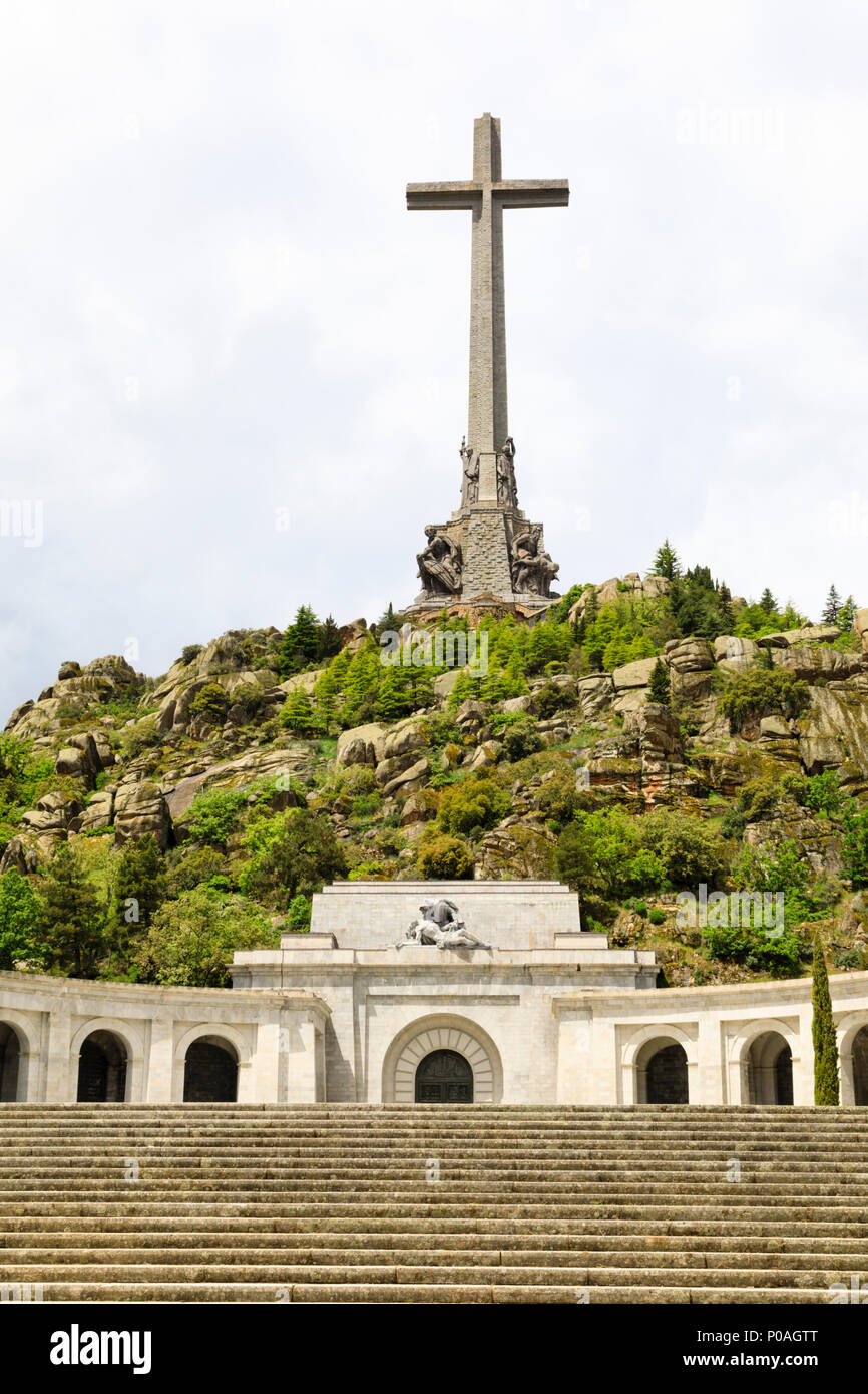 Calle de Los Caidos, Valley of the Fallen. Mémorial monumental catholique romaine à la guerre civile espagnole. Madrid, Espagne. Mai 2018 Banque D'Images