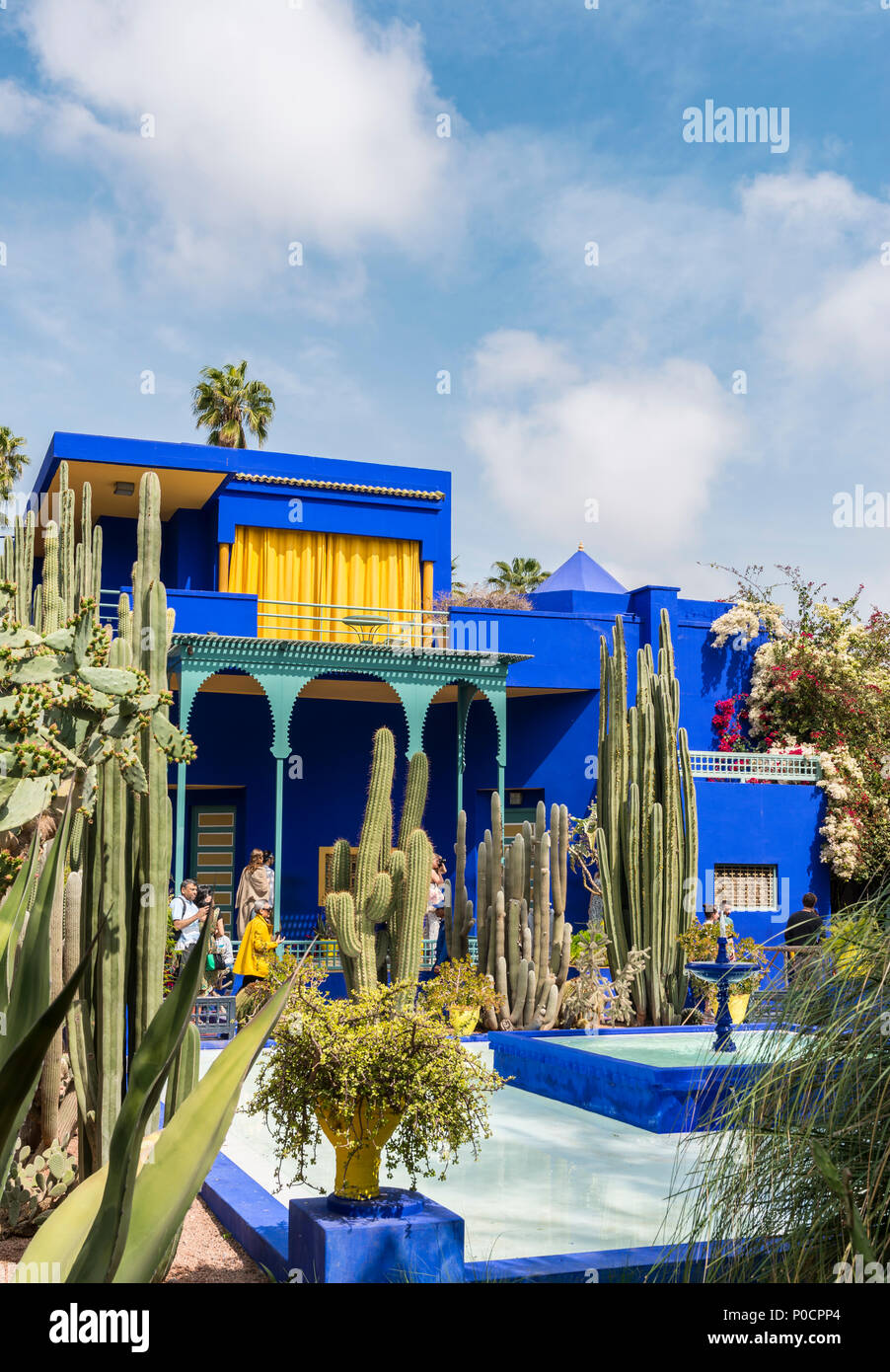 Blue House dans le Jardin Majorelle, Jardin botanique de l'architecture mauresque, anciens propriétaires Yves Saint-Laurent et Pierre Bergé Banque D'Images