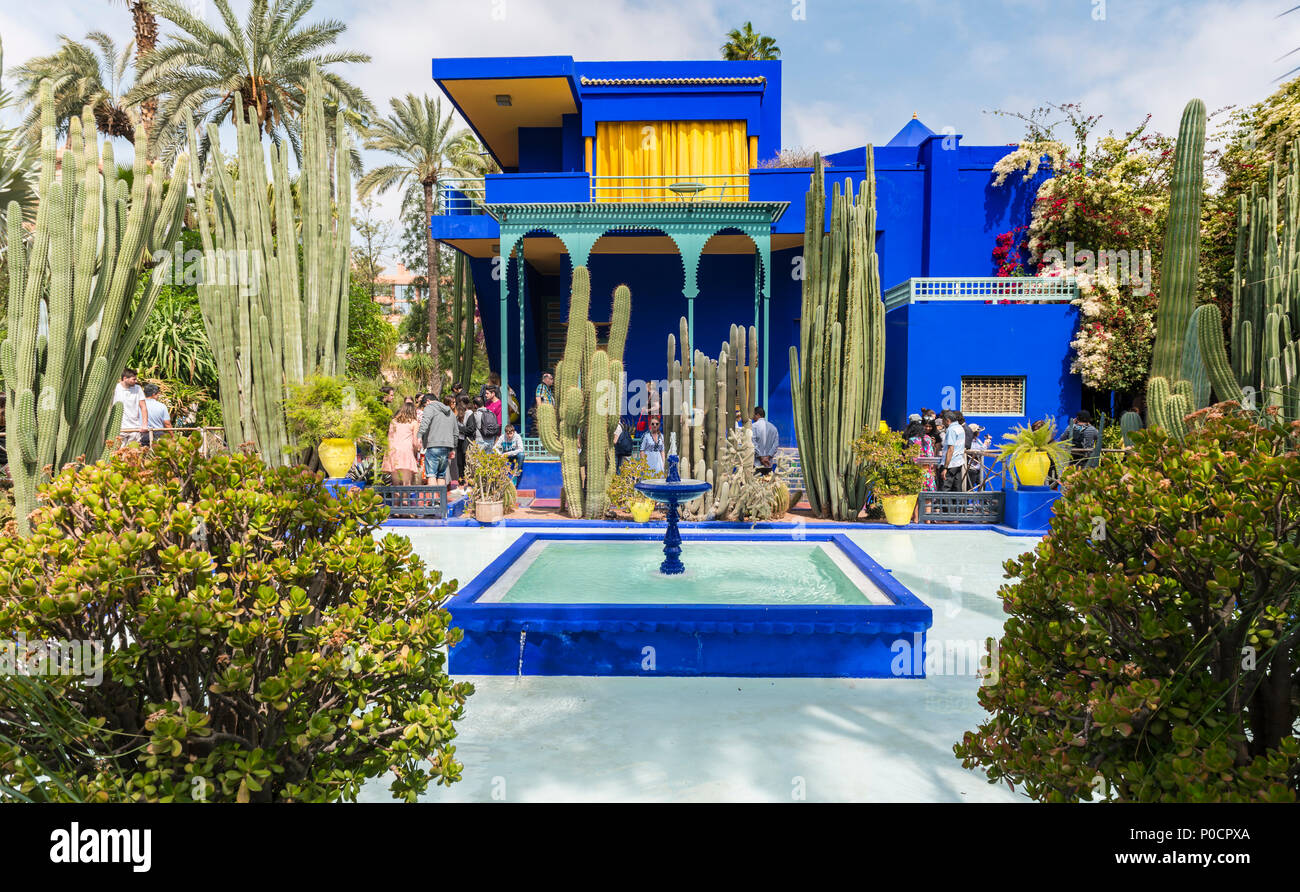 Blue House dans le Jardin Majorelle, Jardin botanique de l'architecture mauresque, anciens propriétaires Yves Saint-Laurent et Pierre Bergé Banque D'Images