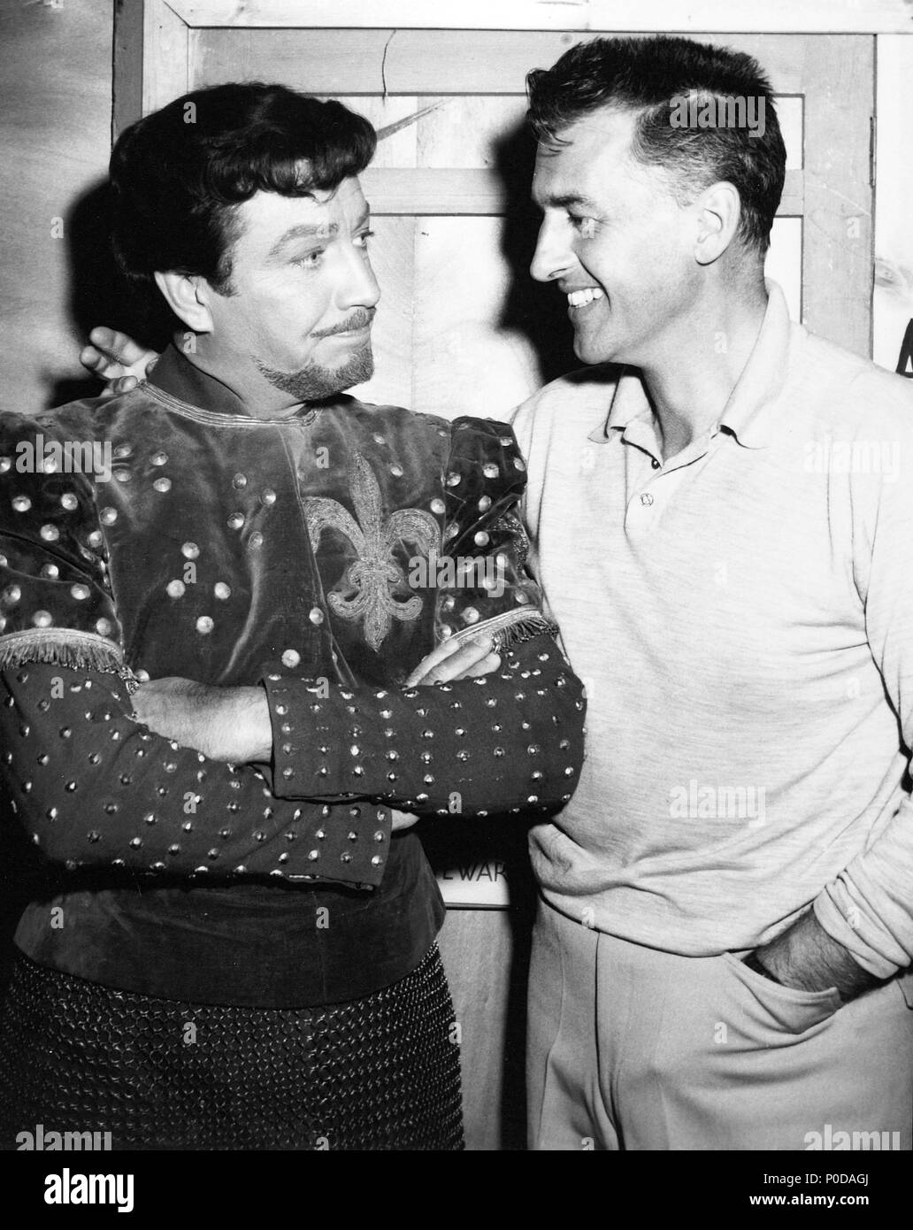 Photo De Presse Cinéma Joan Fontaine Et Robert Taylor Pour Le Film 'Ivanhoé'
