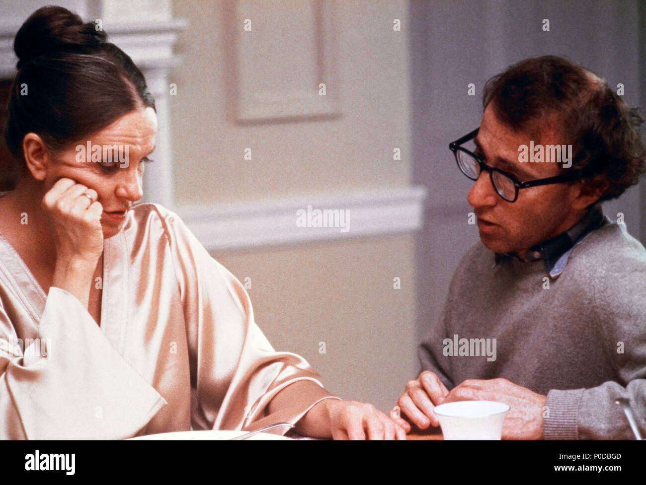 Titre original : intérieurs. Titre en anglais : intérieurs. Film Réalisateur : Woody Allen. Année : 1978. Stars : Woody Allen ; GERALDINE PAGE. Credit : United Artists / Album Banque D'Images
