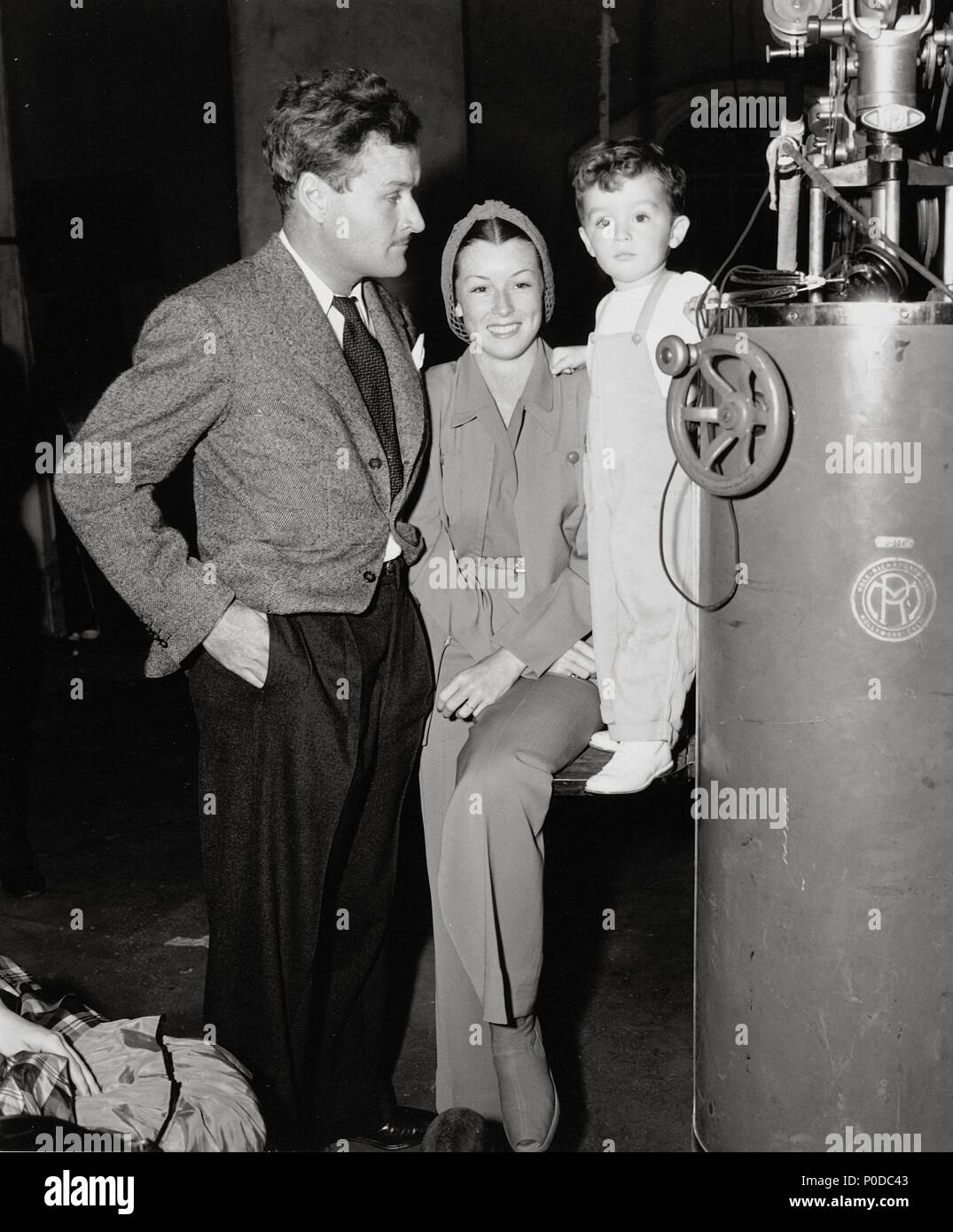 Description : William A. Wellman en el rodaje de una película con su mujer y su hijo (años 40). Stars : WILLIAM A. WELLMAN. Banque D'Images