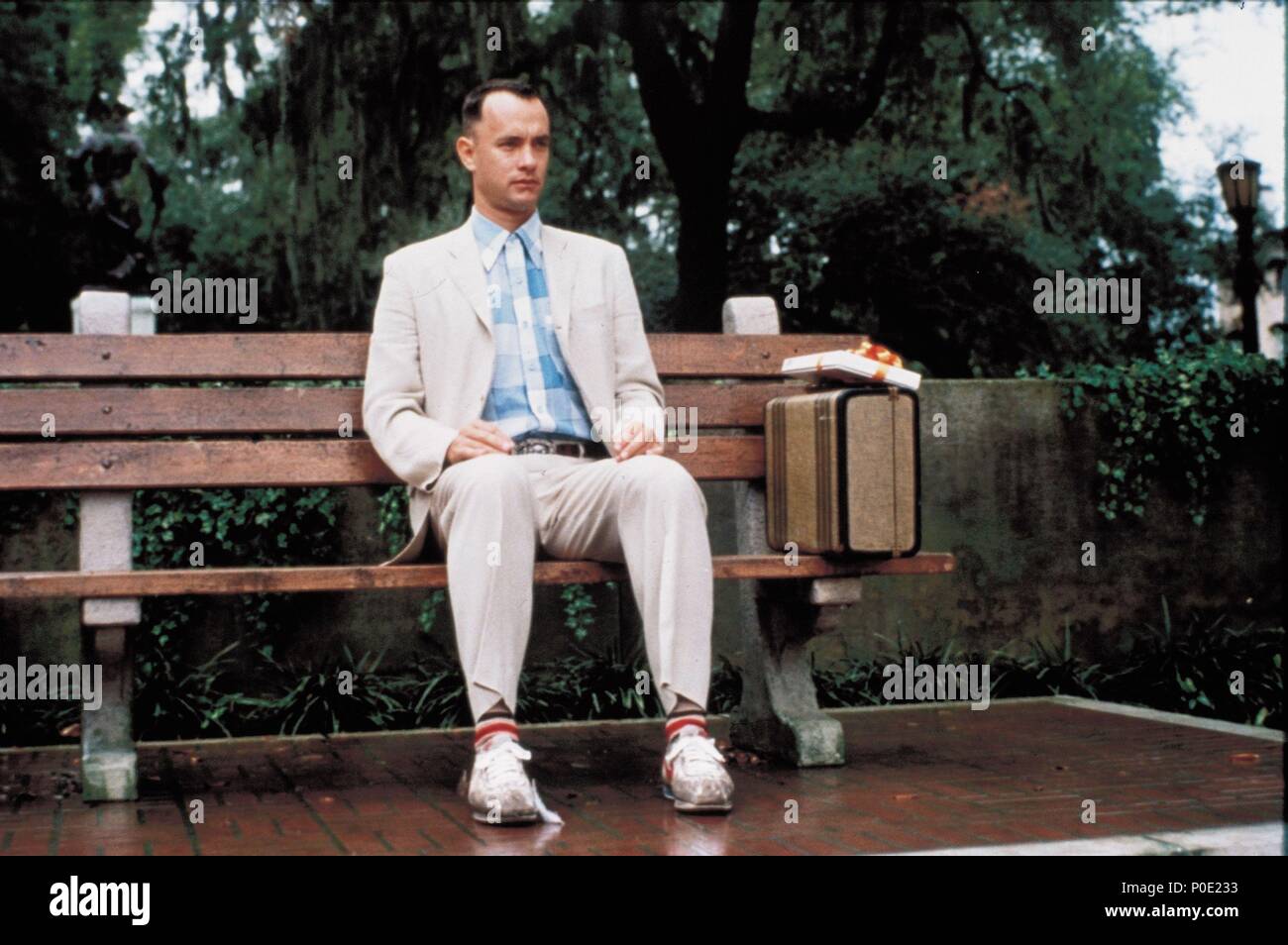 Titre original : Forrest Gump. Titre en anglais : Forrest Gump. Directeur : Robert Zemeckis Film. Année : 1994. Stars : Tom Hanks. Credit : PARAMOUNT PICTURES / Album Banque D'Images