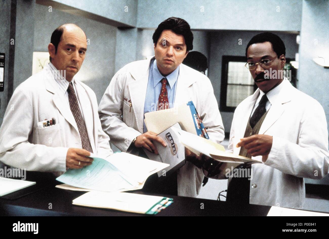 Titre original : DR. DOLITTLE. Titre en anglais : DR. DOLITTLE. Directeur de film : BETTY THOMAS. Année : 1998. Stars : OLIVER PLATT ; Eddie Murphy. Crédit : 20TH CENTURY FOX / BRAY, PHIL / Album Banque D'Images