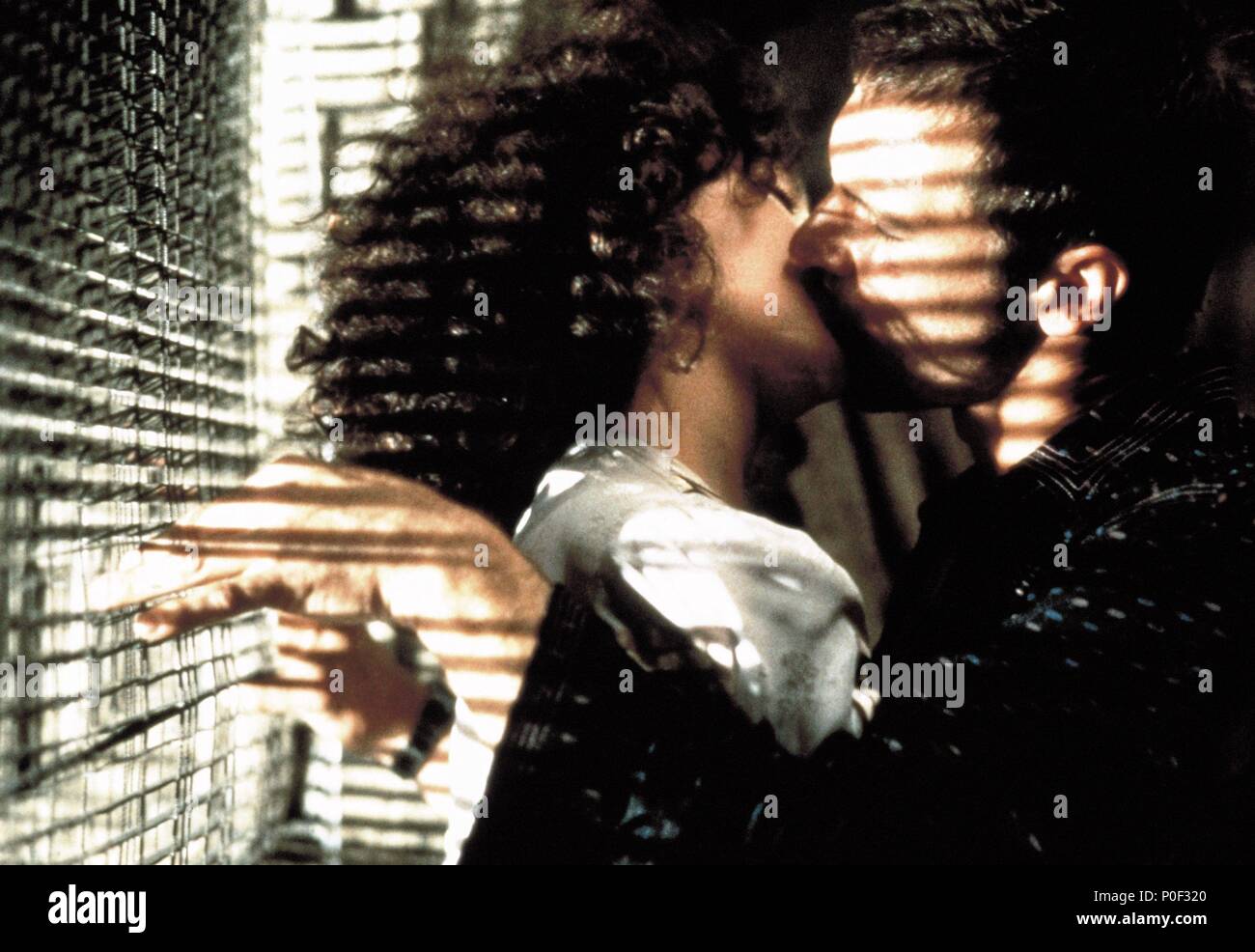 Titre original : Blade Runner. Titre en anglais : Blade Runner. Film Réalisateur : Ridley Scott. Année : 1982. Stars : SEAN YOUNG ; HARRISON FORD. Credit : Ladd Company/WARNER BROS / Album Banque D'Images