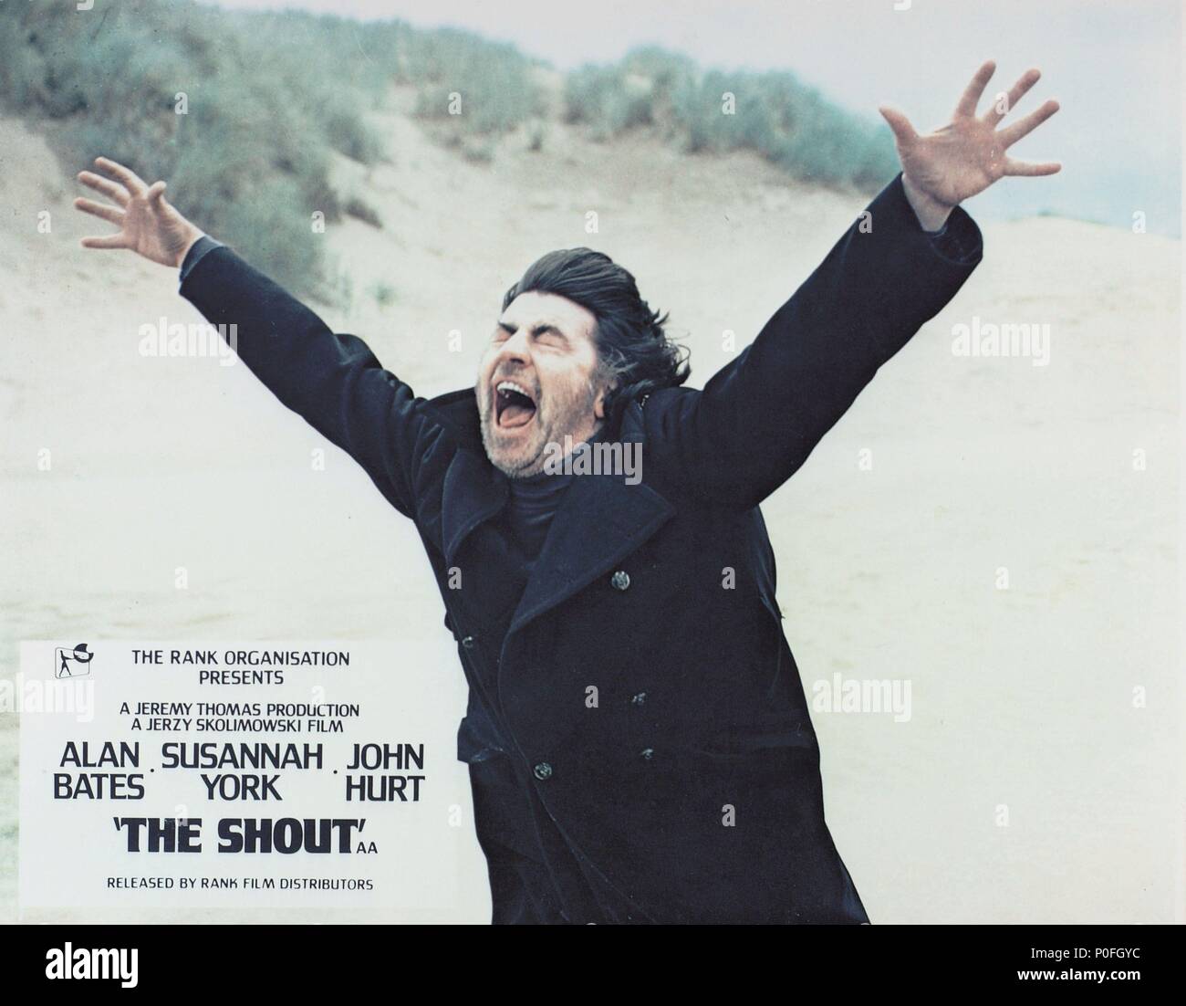 Film Original Titre : LE CRI. Titre en anglais : LE CRI. Directeur du film VÉRONIQUE TESSON :. Année : 1978. Stars : Alan Bates. Copyright : Editorial l'intérieur uniquement. C'est un document distribué au public. Les droits d'accès uniquement, aucune licence de droit d'auteur prévue. Autorisation obligatoire à l'icône visuelle (www.visual-icon.com) est requise pour la reproduction de cette image. Credit : UNIVERSAL PICTURES / Album Banque D'Images