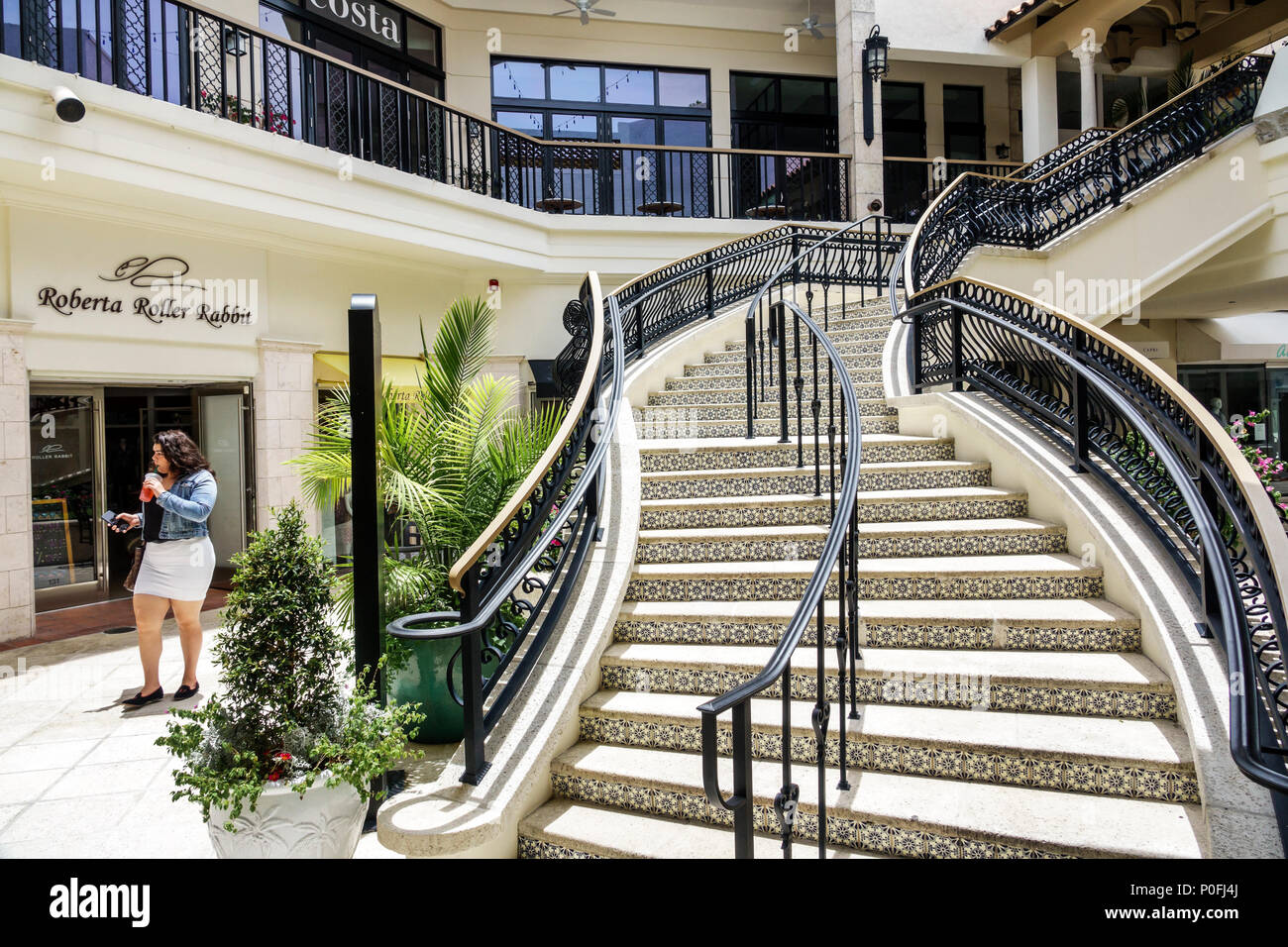 Palm Beach Florida,Worth Avenue,Esplanade,shopping shopper shoppers magasins marché marchés achats vente, magasin de détail magasins affaires Banque D'Images