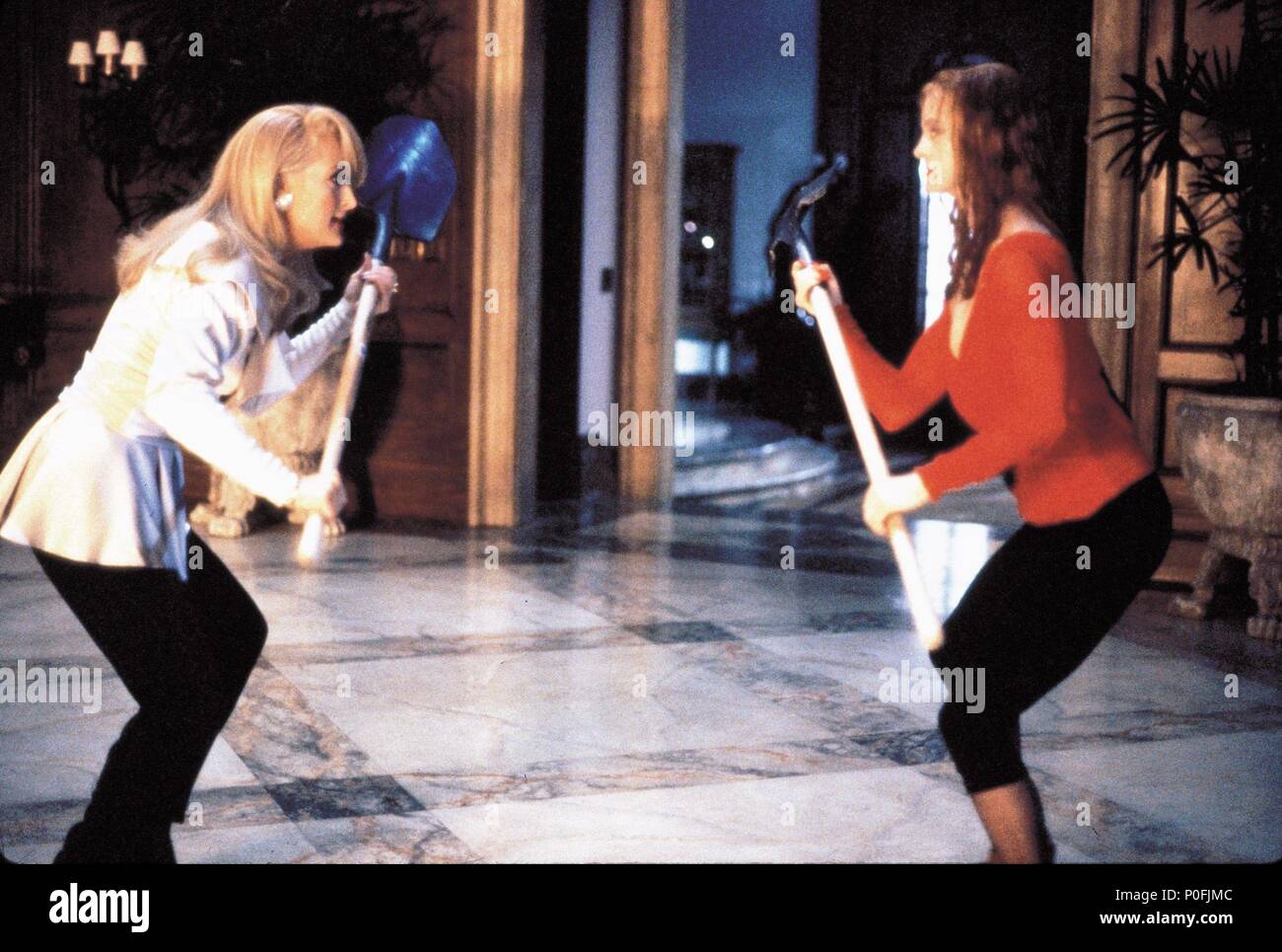 Titre original : LA MORT DEVIENT ELLE. Titre en anglais : LA MORT DEVIENT ELLE. Directeur : Robert Zemeckis Film. Année : 1992. Stars : Meryl Streep, Goldie Hawn. Credit : UNIVERSAL PICTURES / NEWCOMB, DEANA / Album Banque D'Images