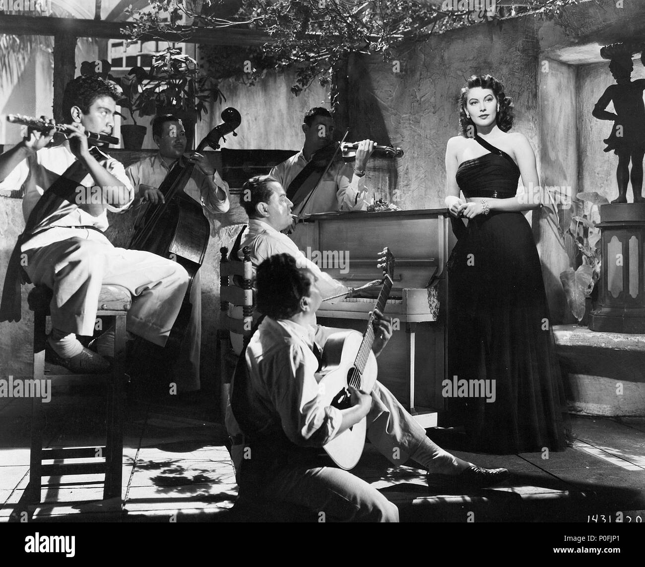 Titre original : le pot-de-vin. Titre en anglais : Le pot-de-vin. Film Réalisateur : Robert Z. LEONARD. Année : 1949. Stars : AVA GARDNER. Credit : M.G.M. / Album Banque D'Images