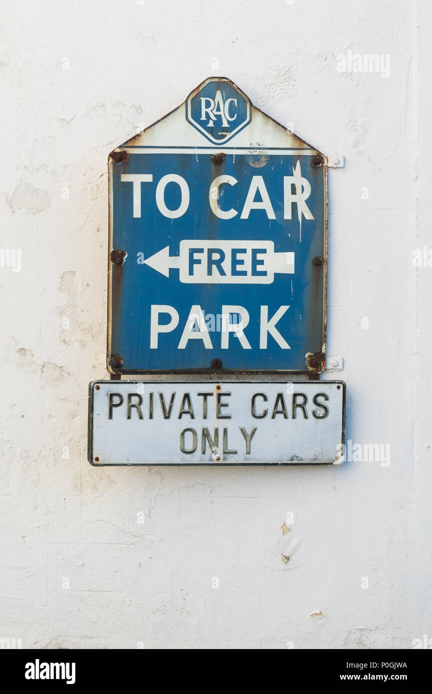 Parking voiture RAC vintage signe, Moffat, Ecosse, Royaume-Uni Banque D'Images