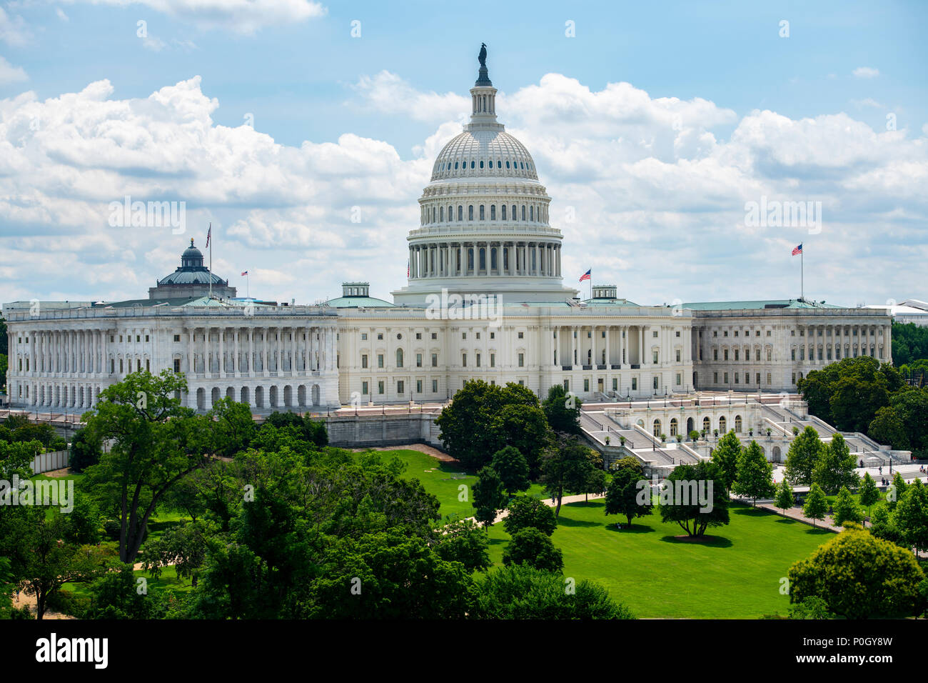 USA Wasington State DC D.C. L U S'appuyant sur le Capitol Hill sur une journée ensoleillée. Banque D'Images