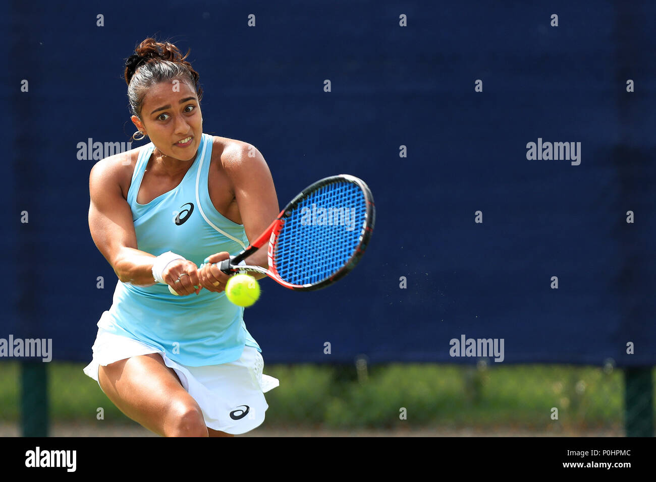 Centre de tennis de Nottingham, Nottingham, Royaume-Uni. 9 juin, 2018. La Nature Valley Open de tennis ; Eden Silva de Grande-Bretagne joue un shot en revers contre l'Elena-Gabriela Ruse de Roumanie : Action Crédit Plus Sport/Alamy Live News Banque D'Images