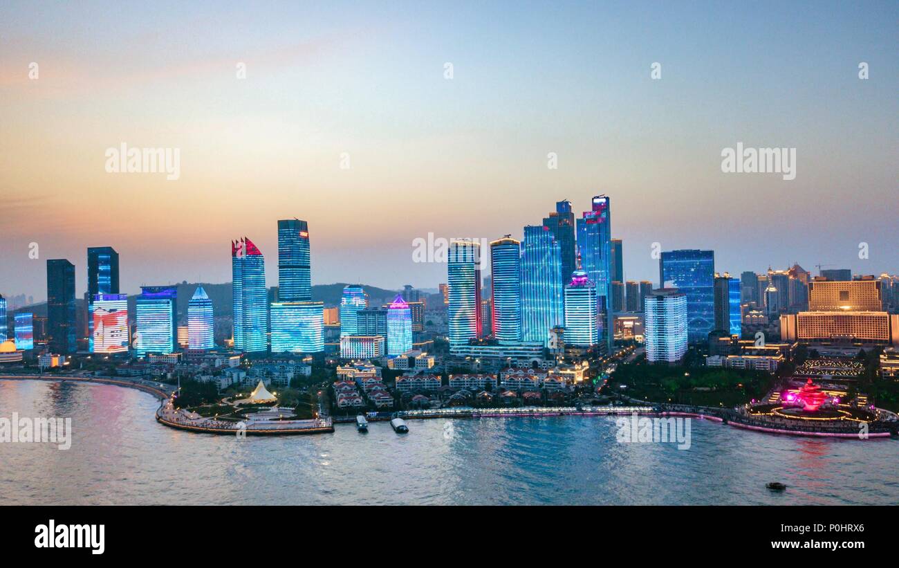 Beijing, Chine. 4 mai, 2018. Photo aérienne prise le 4 mai 2018 affiche paysages de la baie de Fushan à Qingdao, la ville hôte de la 18e Organisation de coopération de Shanghai (OCS) sommet. Credit : Zhang Cheng/Xinhua/Alamy Live News Banque D'Images