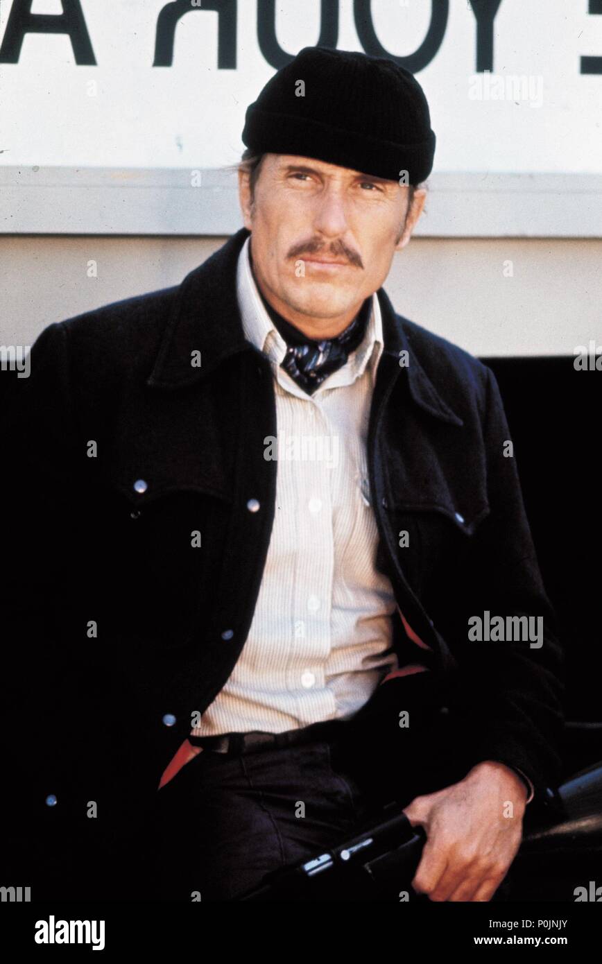 Titre du film original : THE KILLER ELITE. Titre en anglais : THE KILLER ELITE. Film Réalisateur : SAM PECKINPAH. Année : 1975. Stars : Robert Duvall. Credit : United Artists / Album Banque D'Images