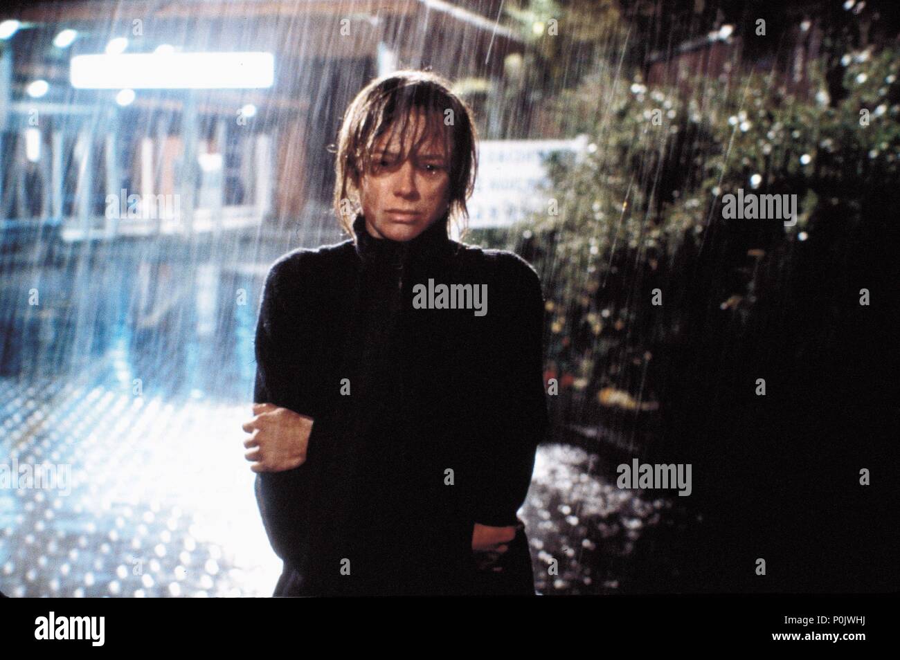 Titre original : SOBREVIVIRE. Titre en anglais : JE VAIS SURVIVRE. Directeur du film : DAVID MENKES ; ALFONSO ALBACETE. Année : 1999. Stars : EMMA SUAREZ. Banque D'Images