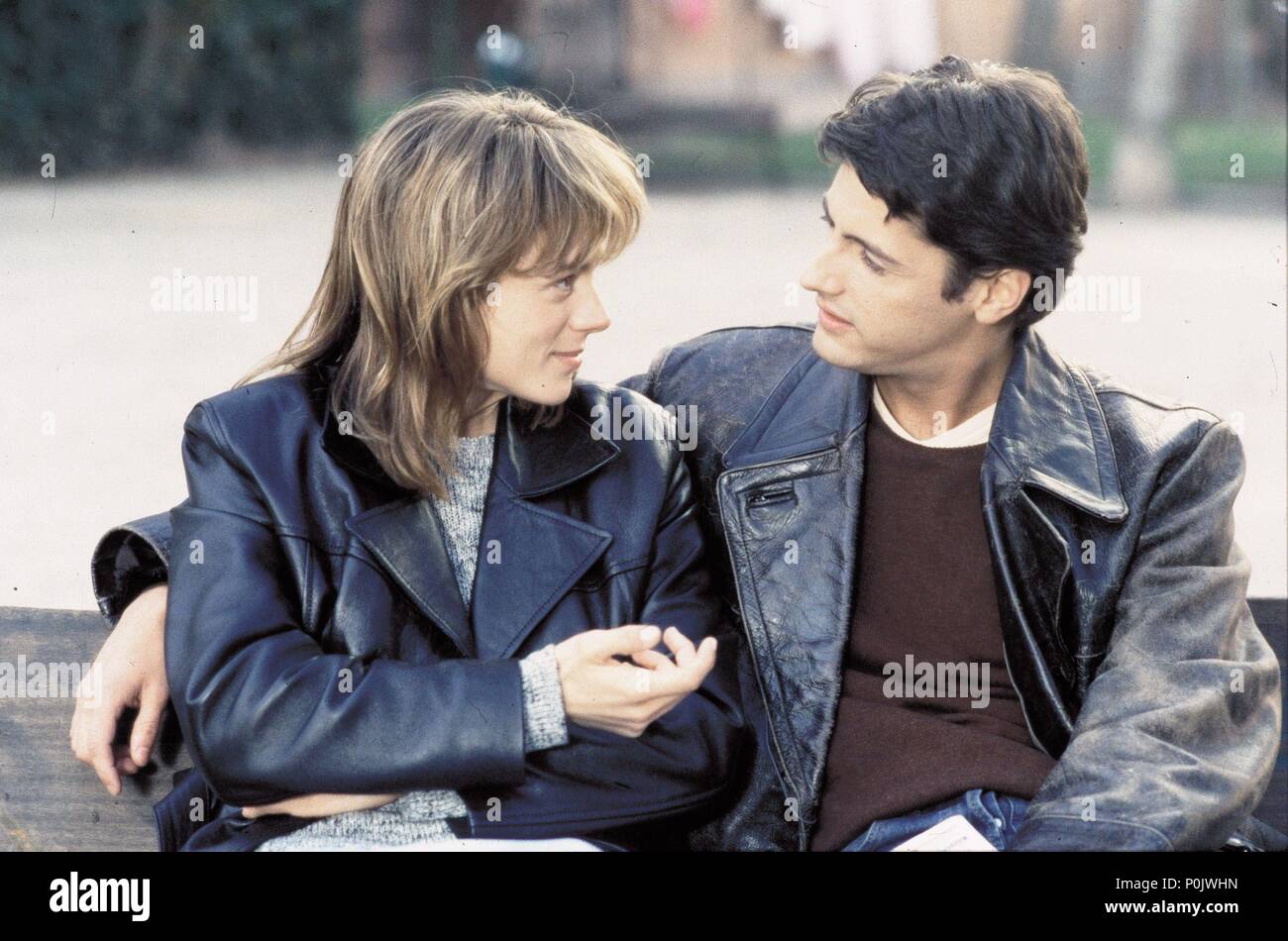 Titre original : SOBREVIVIRE. Titre en anglais : JE VAIS SURVIVRE. Directeur du film : DAVID MENKES ; ALFONSO ALBACETE. Année : 1999. Stars : EMMA SUAREZ, JUAN DIEGO BOTTO. Credit : ISASI, Teresa / Album Banque D'Images