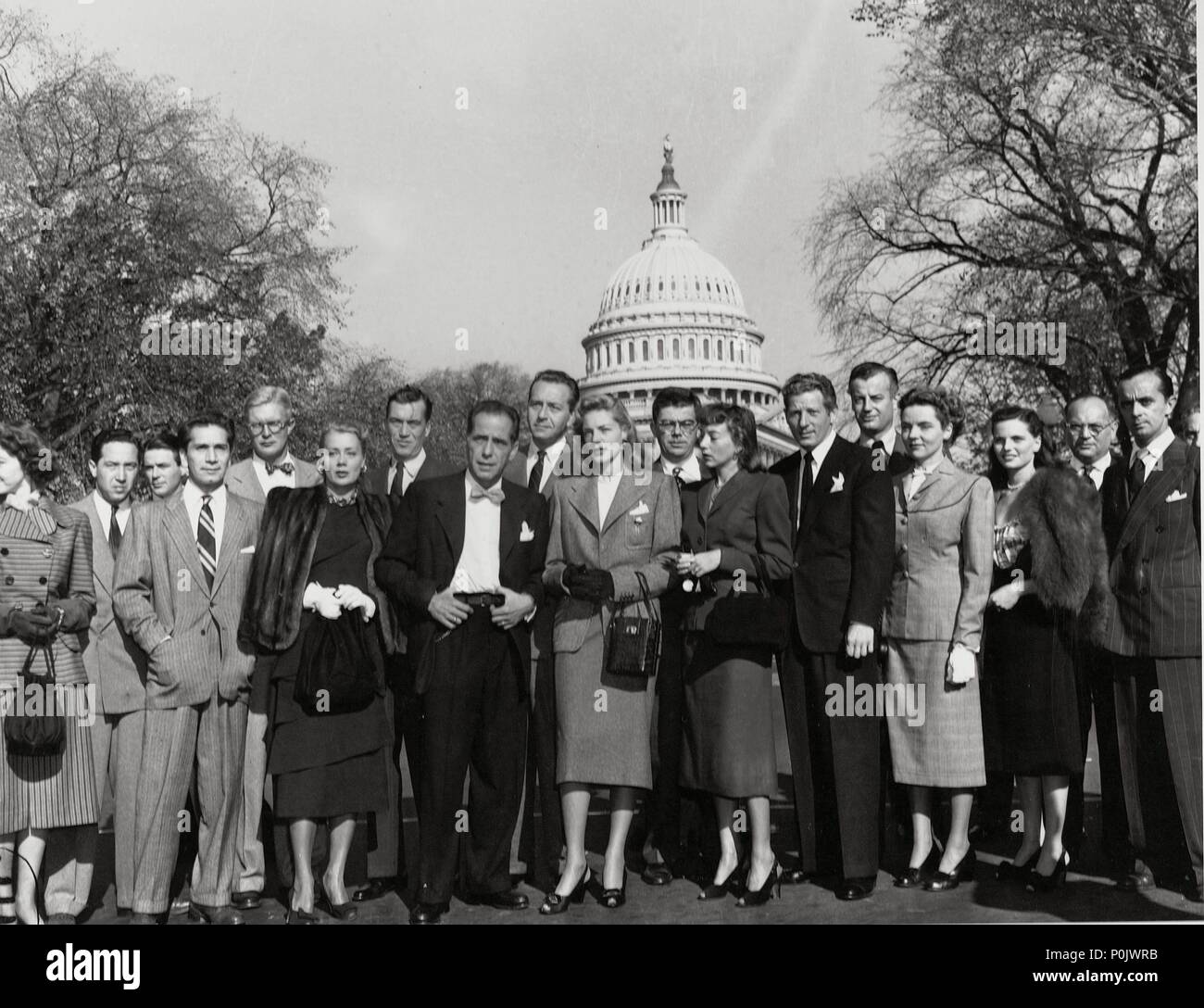 Description : Grup d'acteurs, dont Humphrey Bogart, Lauren Bacall, Richard Conte, June Havoc et John Huston, contrairement à la chasse aux sorcières, promu par le sénateur Joseph McCarthy. Titre original : Divers : CAZA DE BRUJAS. Titre en anglais : Divers : CAZA DE BRUJAS. Stars : Lauren Bacall, Humphrey Bogart ; RICHARD CONTE ; JUNE HAVOC ; John Huston. Banque D'Images