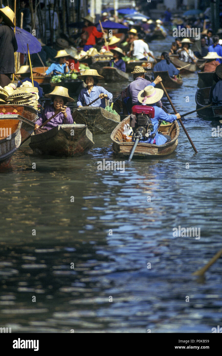 Historique 1995 Marché flottant de Damnoen Saduak THAÏLANDE RATCHABURI Banque D'Images