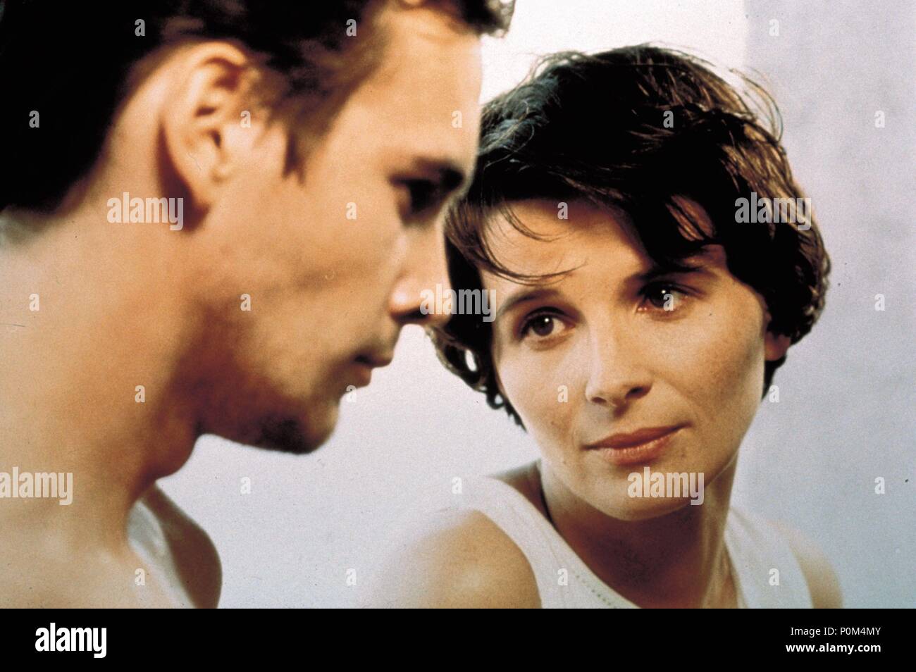 Titre original : ALICE ET MARTIN. Titre en anglais : ALICE ET MARTIN. Directeur : ANDRÉ TECHINE Film. Année : 1998. Stars : Juliette Binoche, Alexis Loret. Crédit : LES FILMS ALAIN SARDE / Album Banque D'Images