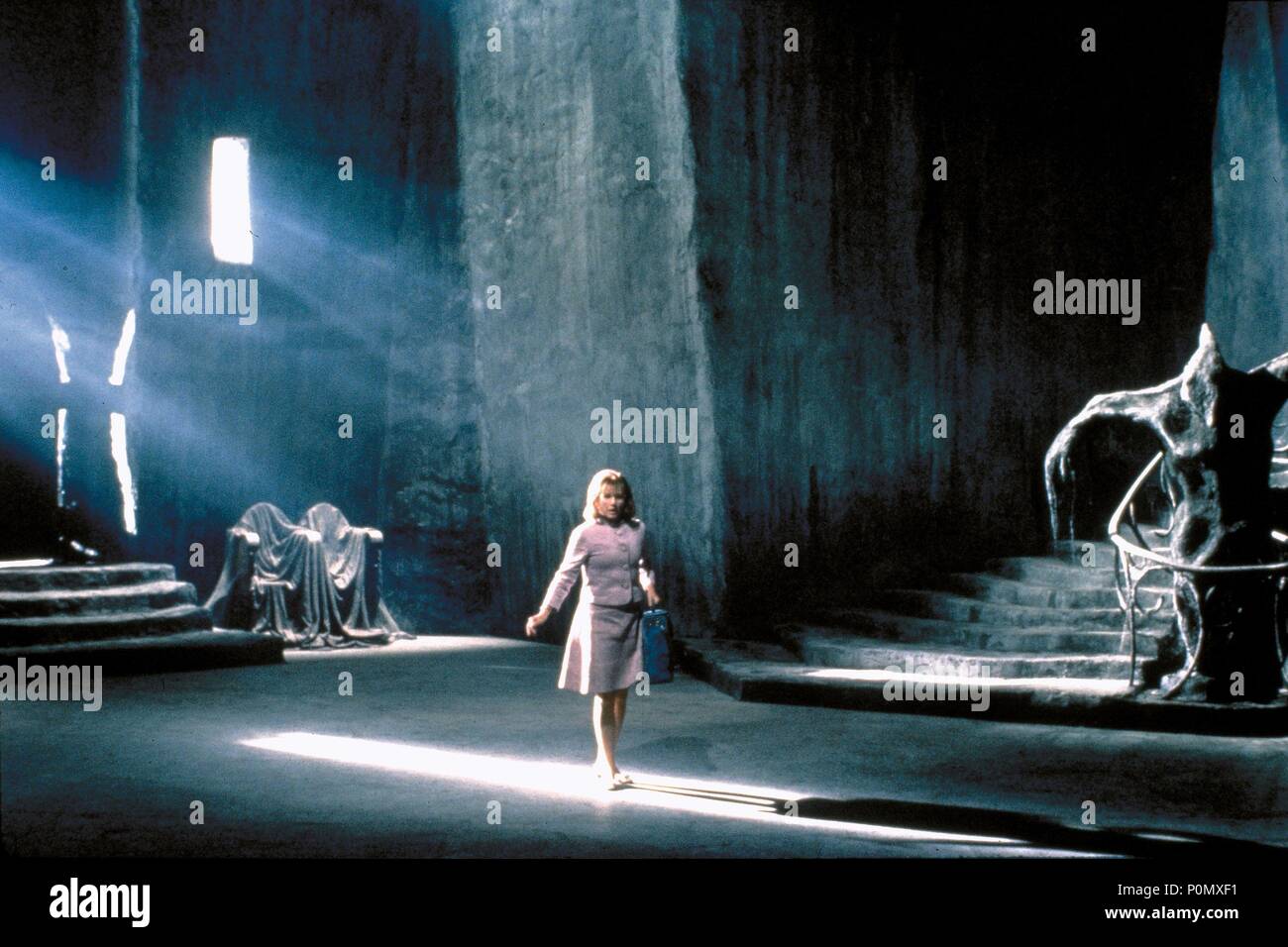 Titre original : Edward aux mains d'argent. Titre en anglais : Edward aux mains d'argent. Réalisateur : TIM BURTON Film. Année : 1990. Stars : DIANNE WIEST. Crédit : 20TH CENTURY FOX / Album Banque D'Images