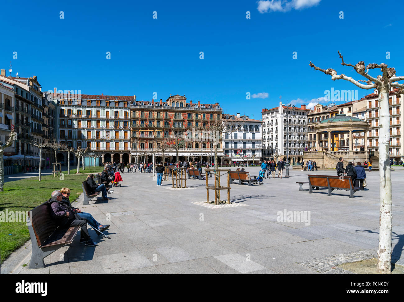 Pamplona, Espagne. Plaza del Castillo dans la vieille ville (Casco Antiguo), Pamplona, Navarra, Espagne Banque D'Images