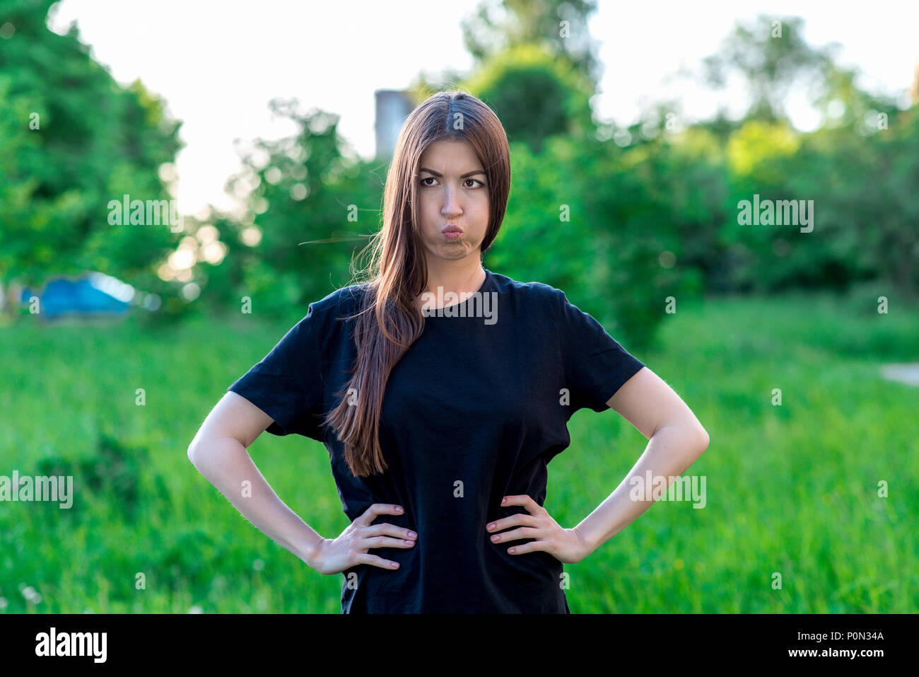 Avoir Images Belle Fille Brune En Ete Un Parc A L Exterieur Ok Mettre Sur Le dernière salutations