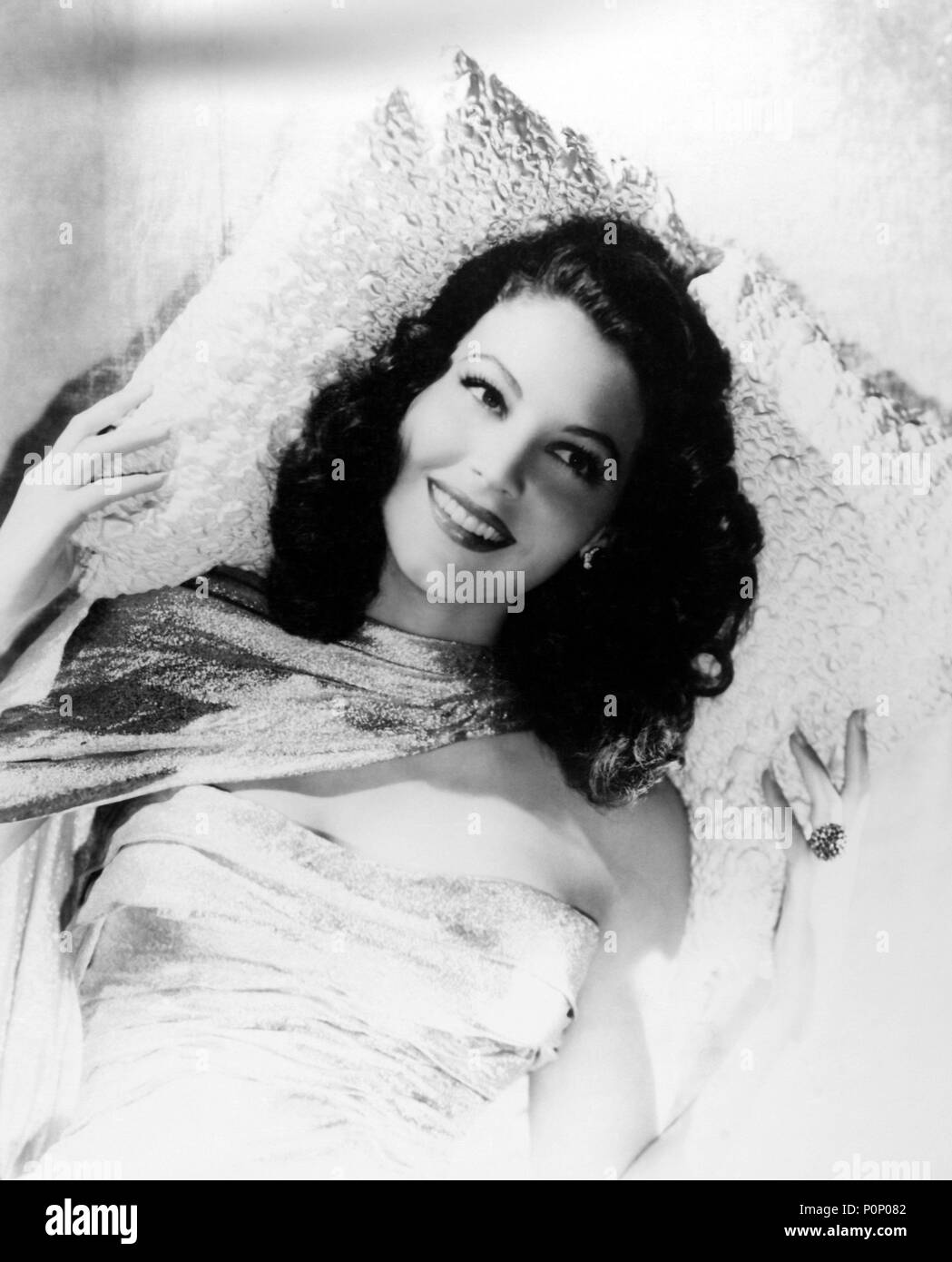 Titre original : le pot-de-vin. Titre en anglais : Le pot-de-vin. Film Réalisateur : Robert Z. LEONARD. Année : 1949. Stars : AVA GARDNER. Credit : M.G.M. / Album Banque D'Images