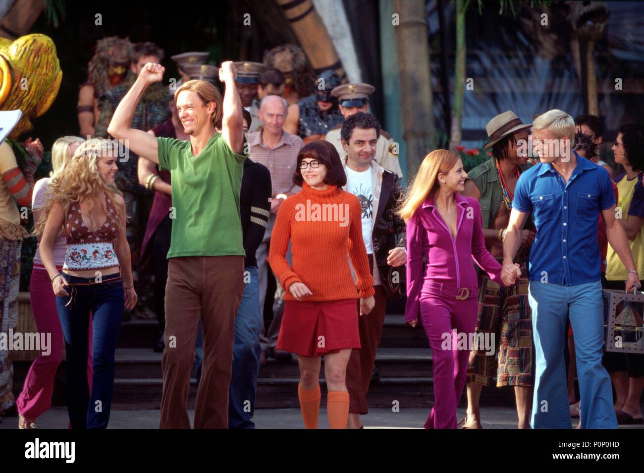 Titre original : SCOOBY-DOO. Titre en anglais : SCOOBY-DOO. Directeur : RAJA GOSNELL Film. Année : 2002. Stars : Rowan Atkinson, LINDA CARDELLINI ; Sarah Michelle Gellar, Matthew Lillard, Freddie Prinze JR. Credit : WARNER BROS. Album de photos / Banque D'Images