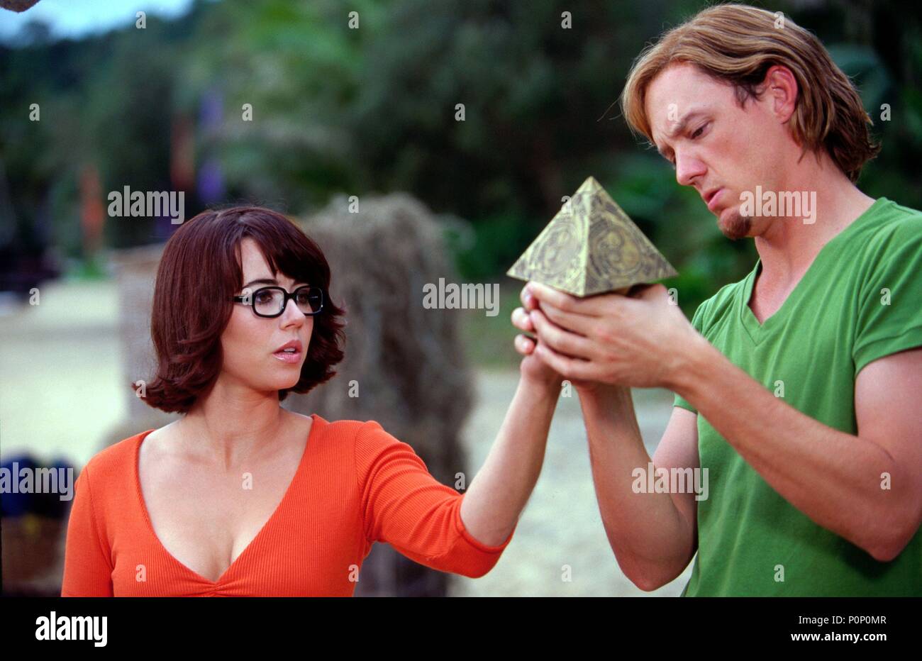 Titre original : SCOOBY-DOO. Titre en anglais : SCOOBY-DOO. Directeur : RAJA GOSNELL Film. Année : 2002. Stars : LINDA CARDELLINI ; Matthew Lillard. Credit : WARNER BROS. Album de photos / Banque D'Images