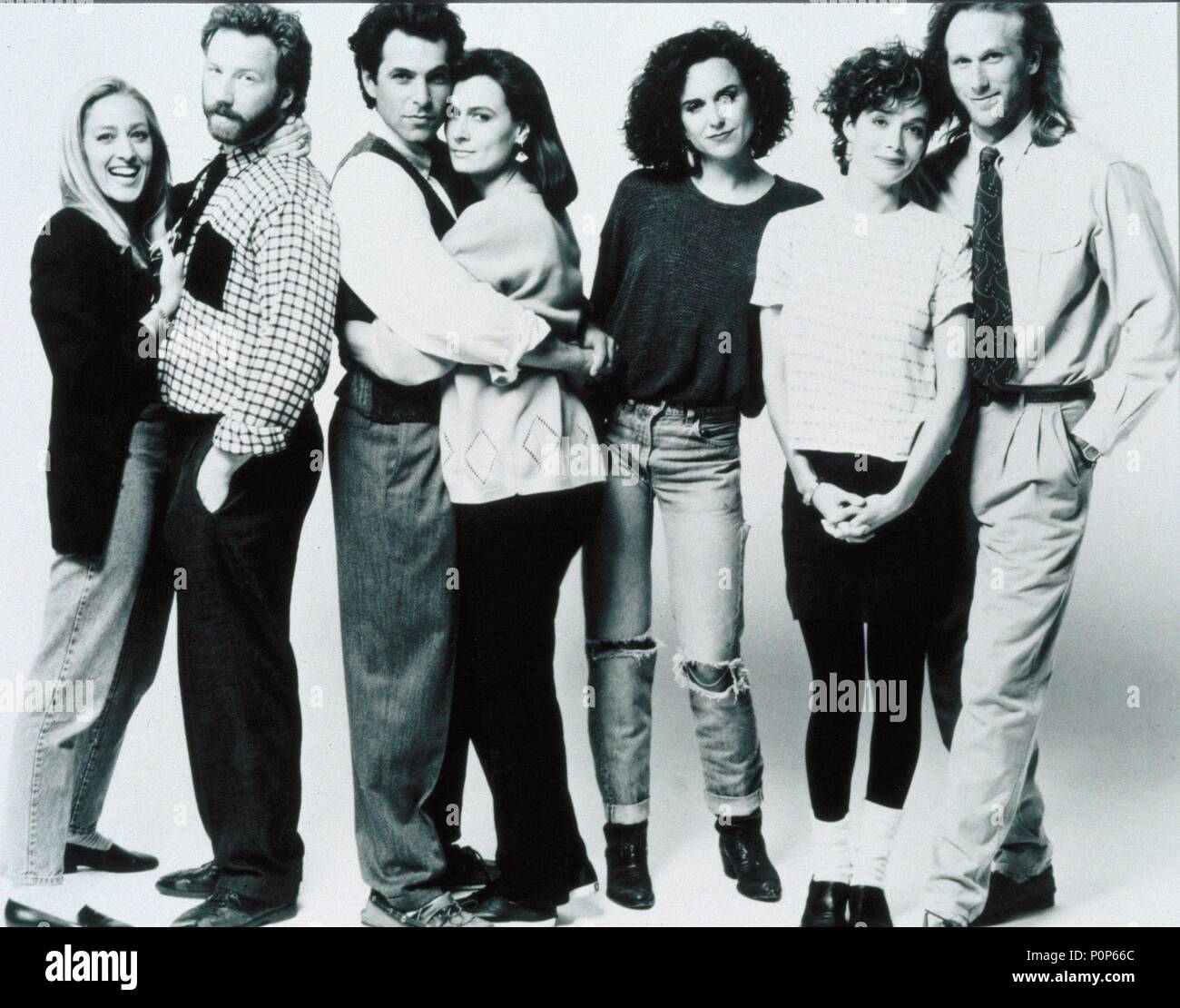 Titre original : Génération Pub. Titre en anglais : Génération Pub. Année : 1987. Stars : MELANIE MAYRON, TIMOTHY BUSFIELD, POLLY DRAPER ; PETER HORTON ; KEN OLIN ; MEL HARRIS ; PATRICIA humidification. Credit : MGM TELEVISION / Album Banque D'Images