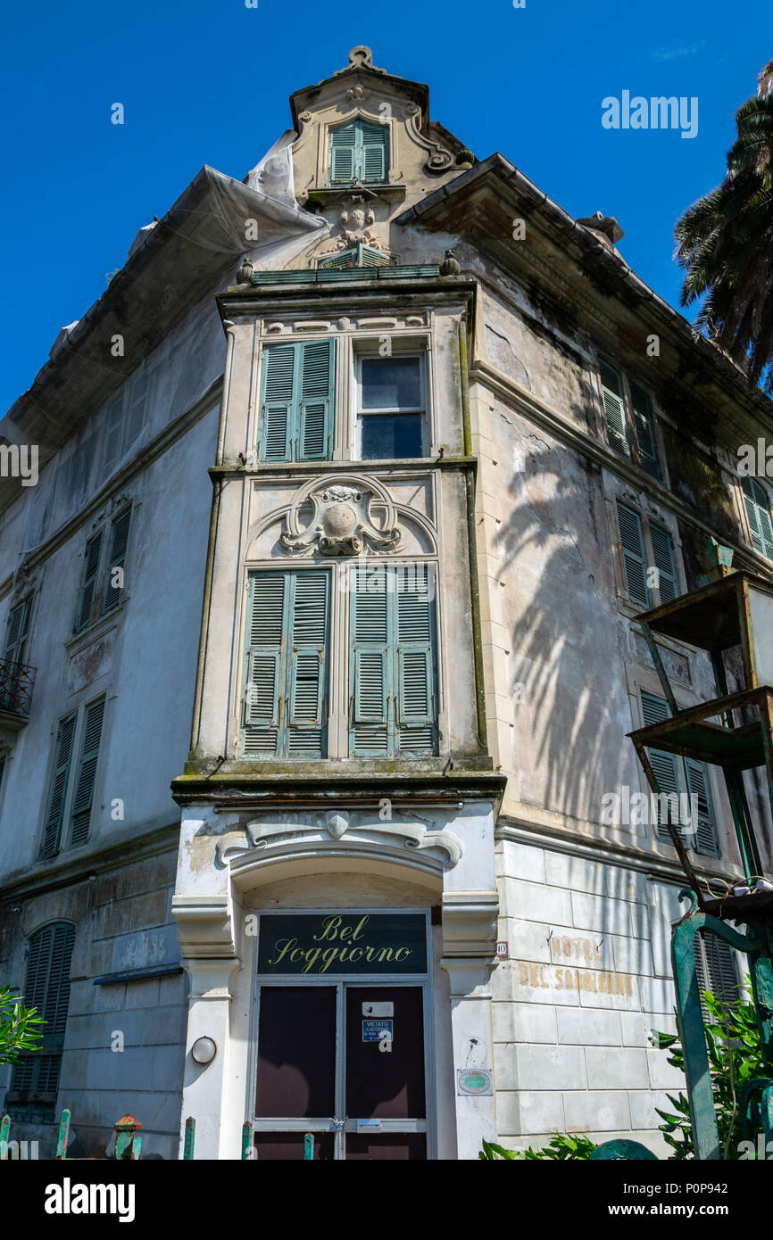 L'avant de l'hôtel abandonné 'Bel Soggiorno', Rapallo Banque D'Images