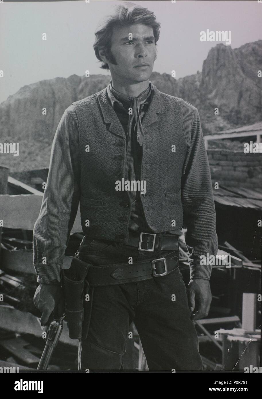 Titre original : CHISUM. Titre en anglais : CHISUM. Directeur de film : Andrew C. MCLAGLEN. Année : 1970. Stars : GEOFFREY DÉUEL. Credit : Warner/BATJAC / Album Banque D'Images