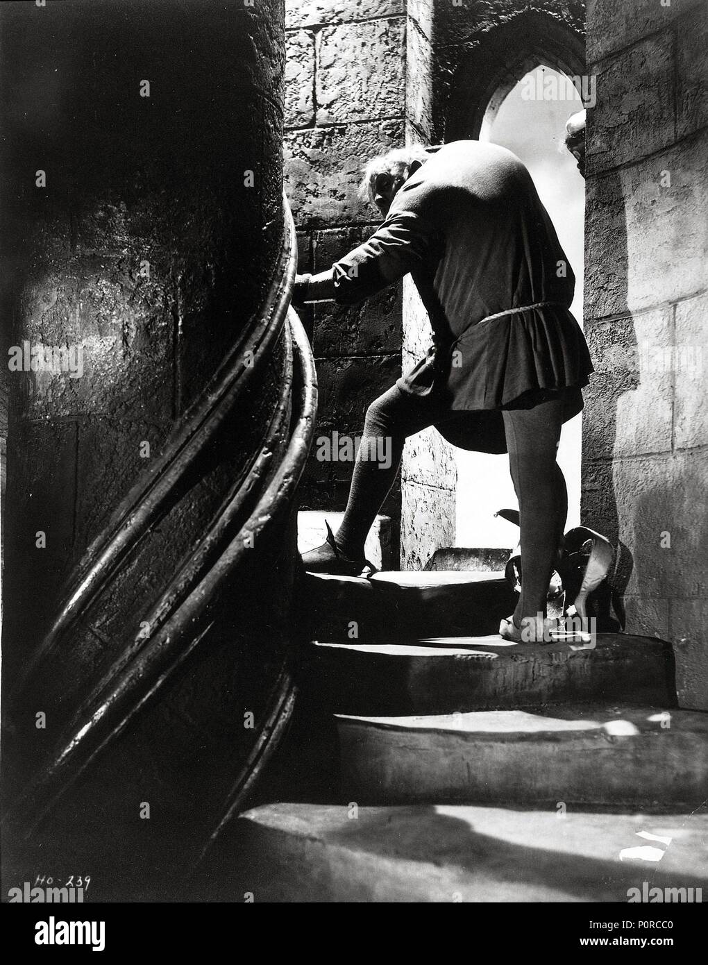 Titre original : Le Bossu de Notre-Dame. Titre en anglais : Le Bossu de Notre-Dame. Film Réalisateur : William DIETERLE. Année : 1939. Stars : Charles Laughton. Credit : RKO / Album Banque D'Images