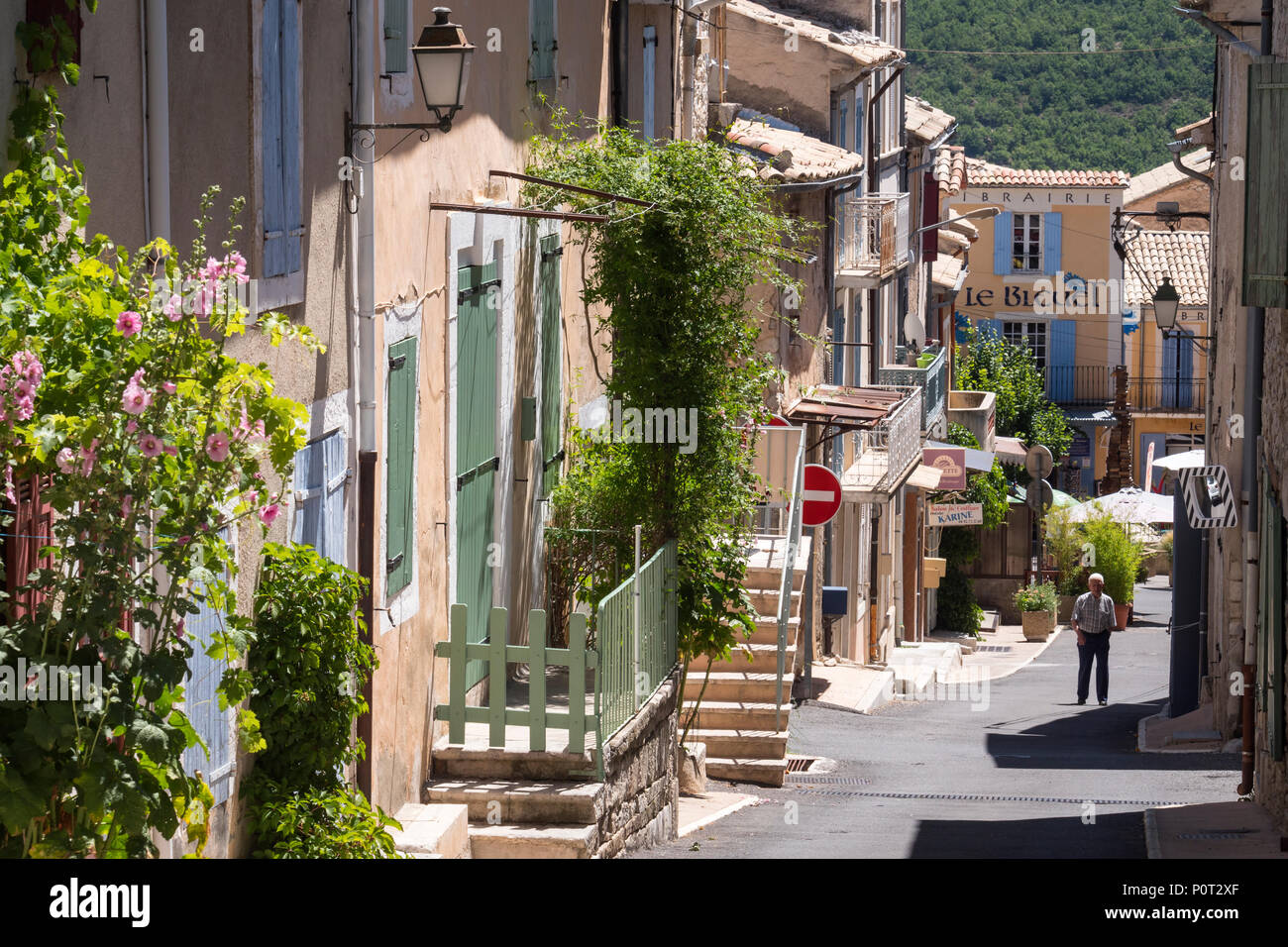 Forcalquier Banon Alpes de Haute Provence Provence-Alpes-Côte d'Azur France  Photo Stock - Alamy