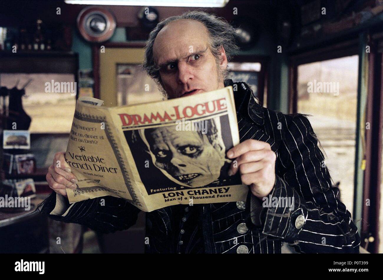 Titre original : Lemony Snicket's A SERIES OF UNFORTUNATE EVENTS. Titre en anglais : Lemony Snicket's A SERIES OF UNFORTUNATE EVENTS. Film Réalisateur : BRAD SILBERLING. Année : 2004. Stars : JIM CARREY. Credit : PARAMOUNT PICTURES / Album Banque D'Images