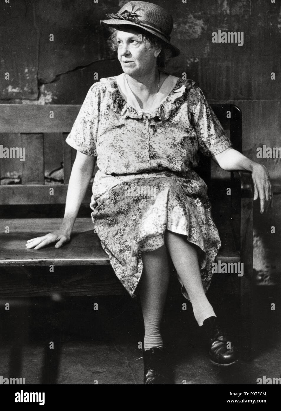 Film Original Titre : LE VOYAGE À ABONDANCE. Titre en anglais : LE VOYAGE À ABONDANCE. Directeur de film : PETER MASTERSON. Année : 1985. Stars : GERALDINE PAGE. Credit : ISLAND PHOTOS / Album Banque D'Images