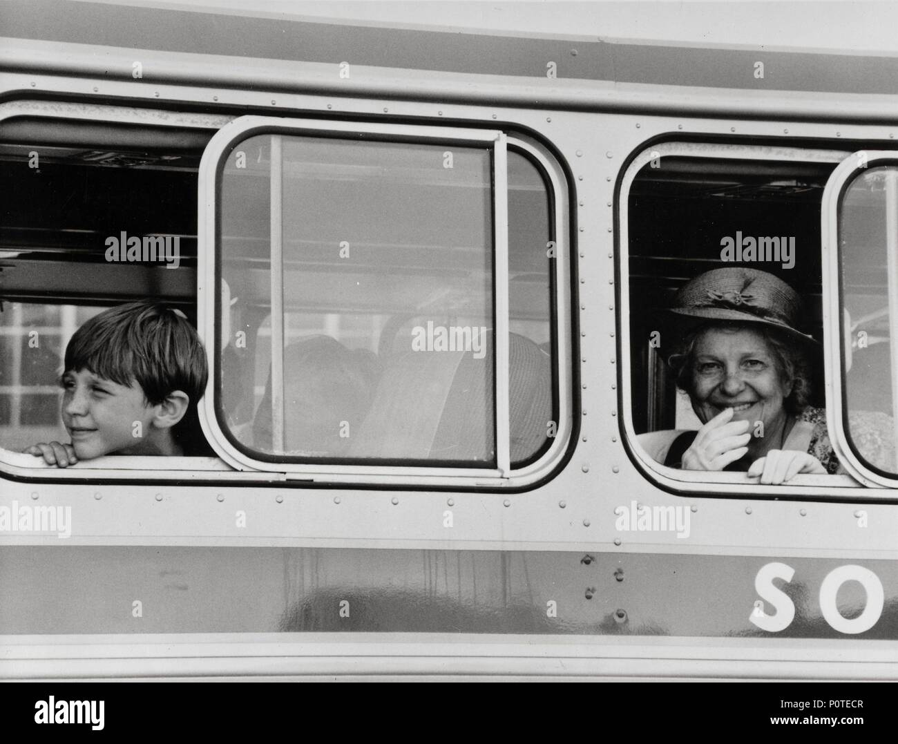 Film Original Titre : LE VOYAGE À ABONDANCE. Titre en anglais : LE VOYAGE À ABONDANCE. Directeur de film : PETER MASTERSON. Année : 1985. Stars : GERALDINE PAGE. Credit : ISLAND PHOTOS / Album Banque D'Images