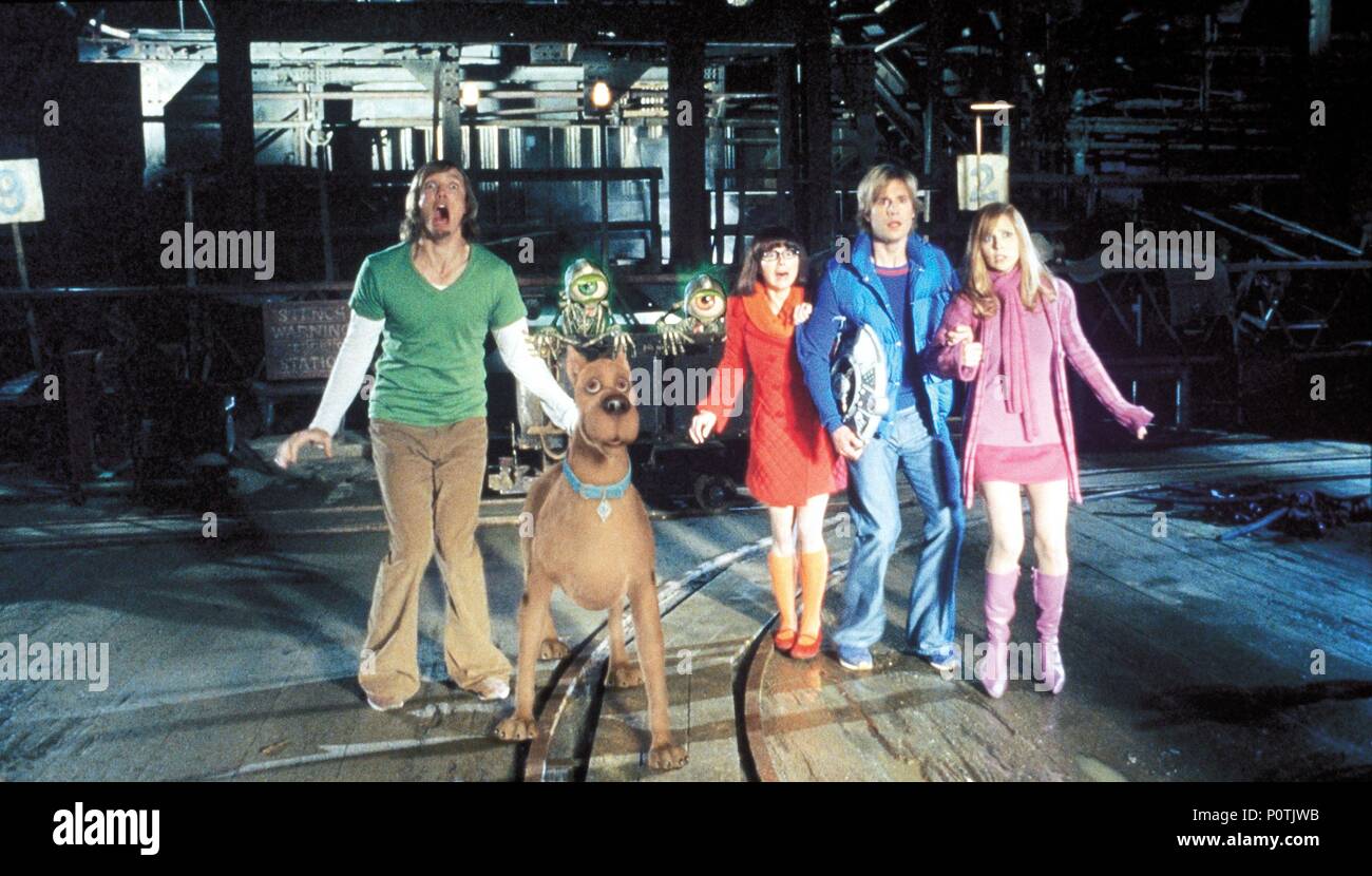 Film Original Titre : SCOOBY-DOO 2 : MONSTERS UNLEASHED. Titre en anglais : SCOOBY-DOO 2 : MONSTERS UNLEASHED. Directeur : RAJA GOSNELL Film. Année : 2004. Stars : LINDA CARDELLINI ; Sarah Michelle Gellar, Matthew Lillard, Freddie Prinze JR. Credit : WARNER BROS. Album de photos / Banque D'Images