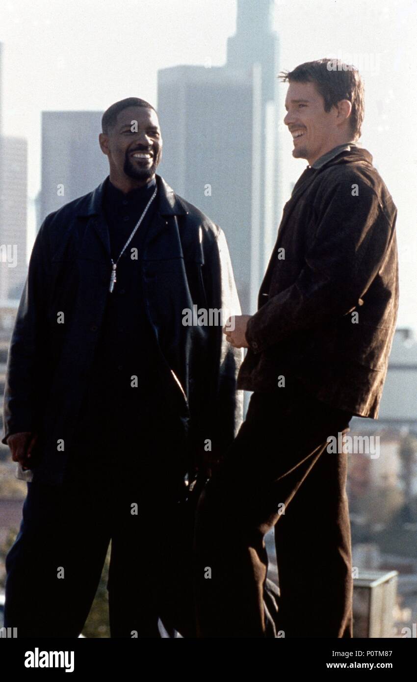 Film Original Titre : journée de formation. Titre en anglais : journée de formation. Réalisateur : Antoine Fuqua. Année : 2001. Stars : Ethan Hawke, Denzel Washington. Credit : WARNER BROS. Album de photos / Banque D'Images
