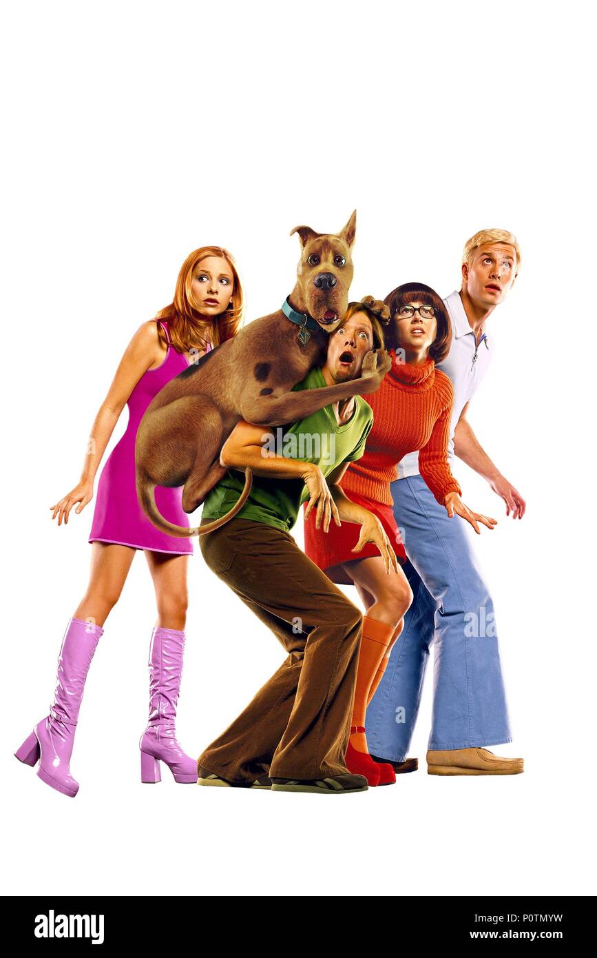 Titre original : SCOOBY-DOO. Titre en anglais : SCOOBY-DOO. Directeur : RAJA GOSNELL Film. Année : 2002. Stars : LINDA CARDELLINI ; Sarah Michelle Gellar, Matthew Lillard, Freddie Prinze JR. Credit : WARNER BROS. Album de photos / Banque D'Images