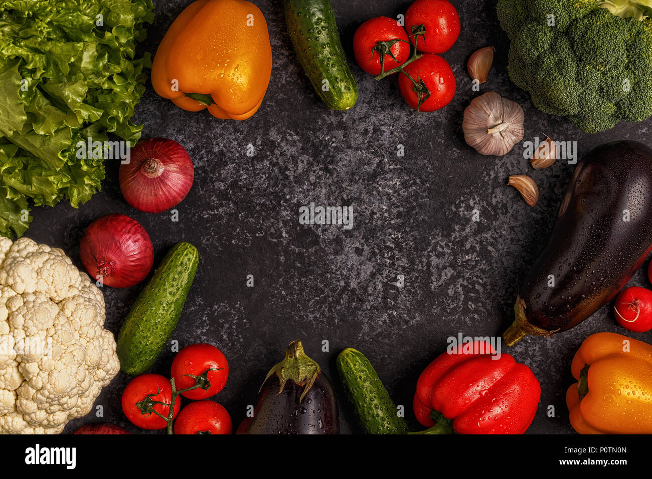 Ensemble de légumes pour la cuisson, le concept de la saine alimentation, vue du dessus, copiez l'espace. Banque D'Images