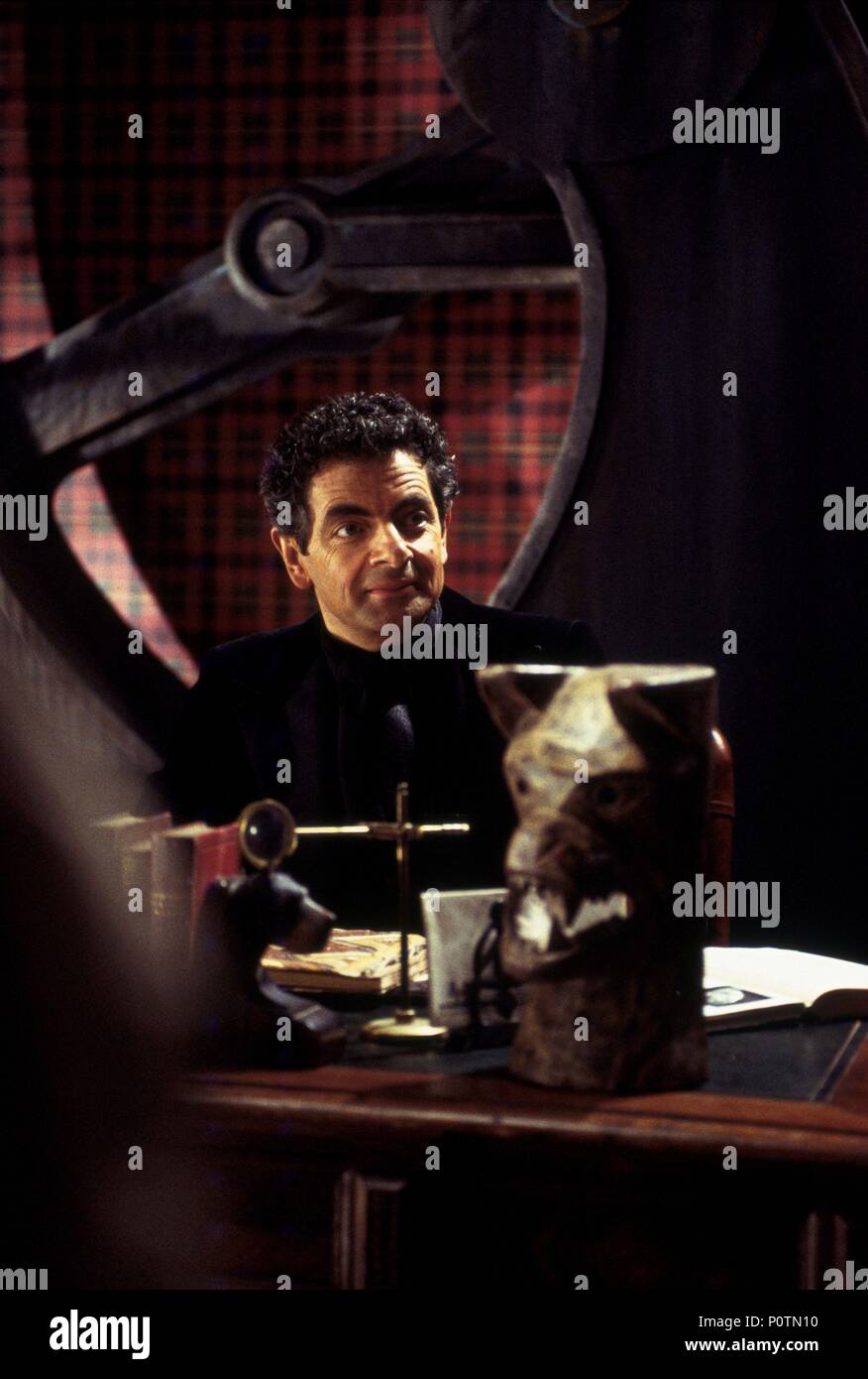 Titre original : SCOOBY-DOO. Titre en anglais : SCOOBY-DOO. Directeur : RAJA GOSNELL Film. Année : 2002. Stars : Rowan Atkinson. Credit : WARNER BROS. Album de photos / Banque D'Images