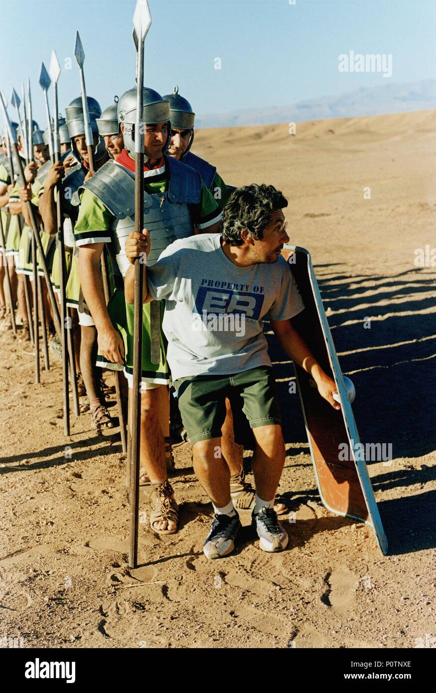 Titre original : Astérix et Obélix, Mission CLEOPATRE. Titre en anglais : Astérix et Obélix : Mission Cléopâtre. Film directeur : Alain CHABAT. Année : 2002. Stars : Alain CHABAT. Credit : RENN PRODS/TF1 Films PRODUCTIONS/ / Album Banque D'Images