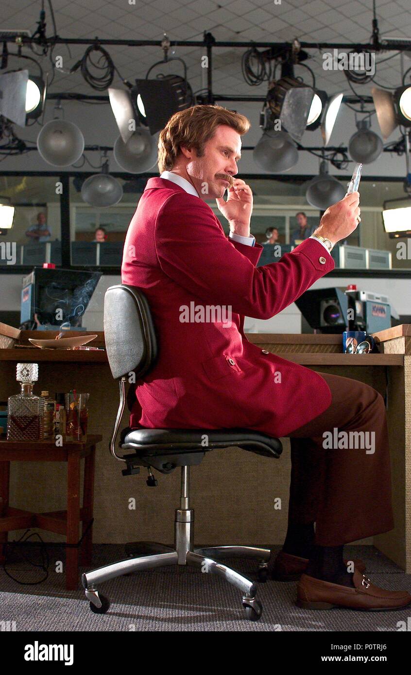 Titre original : Présentateur : LA LÉGENDE DE RON BURGUNDY. Titre en anglais : Présentateur : LA LÉGENDE DE RON BURGUNDY. Film Réalisateur : ADAM MCKAY. Année : 2004. Stars : Will Ferrell. Credit : Dreamworks SKG, DARREN MICHAELS / Album / Banque D'Images